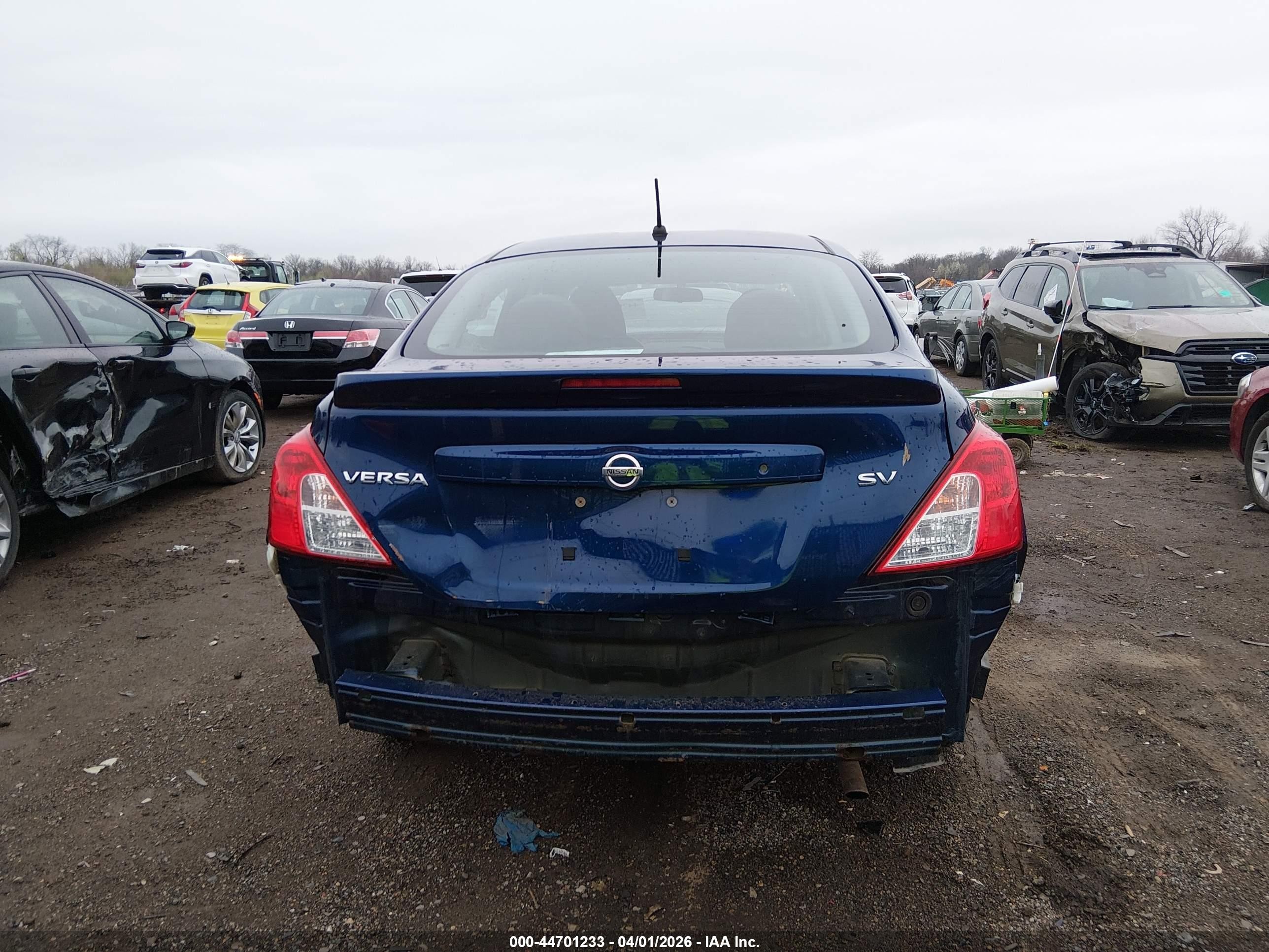 2018 Nissan Versa 1.6 Sv Blue vin: 3N1CN7AP2JL800762