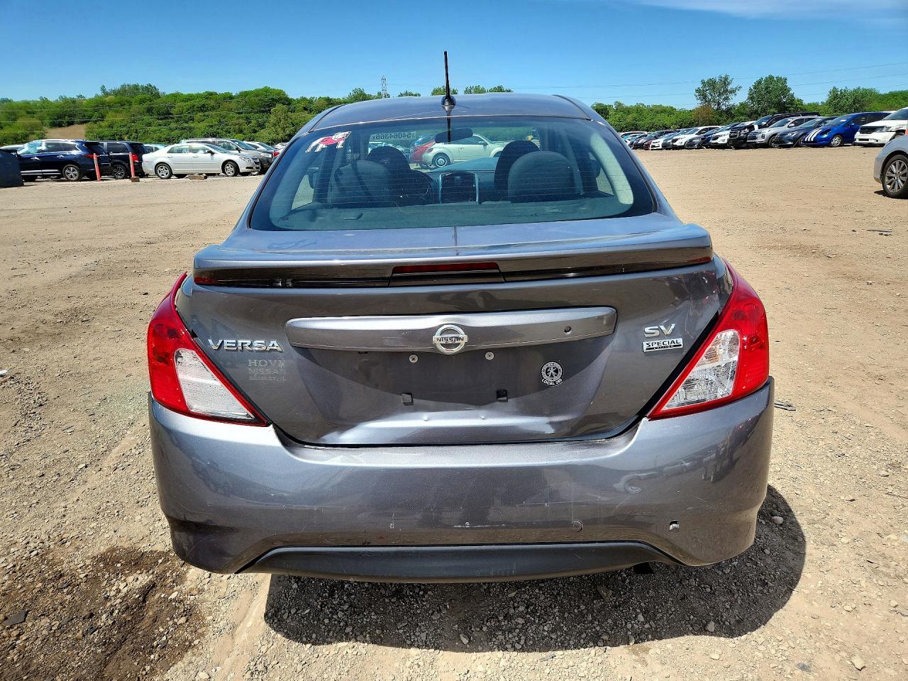 2018 Nissan Versa Sv Угольный vin: 3N1CN7AP2JL821837