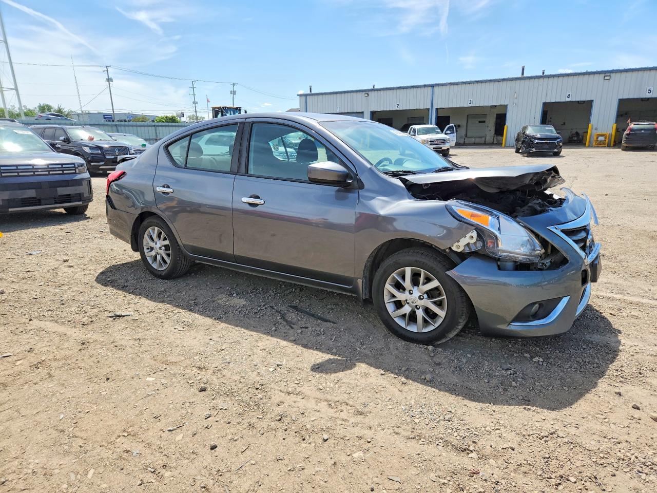 2018 Nissan Versa Sv Угольный vin: 3N1CN7AP2JL821837