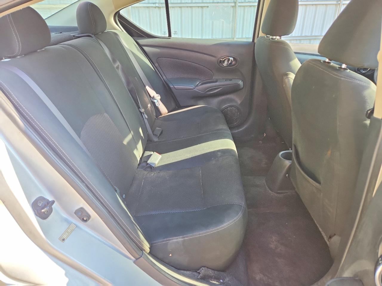 2018 Nissan Versa Sv Серебряный vin: 3N1CN7AP2JL843255