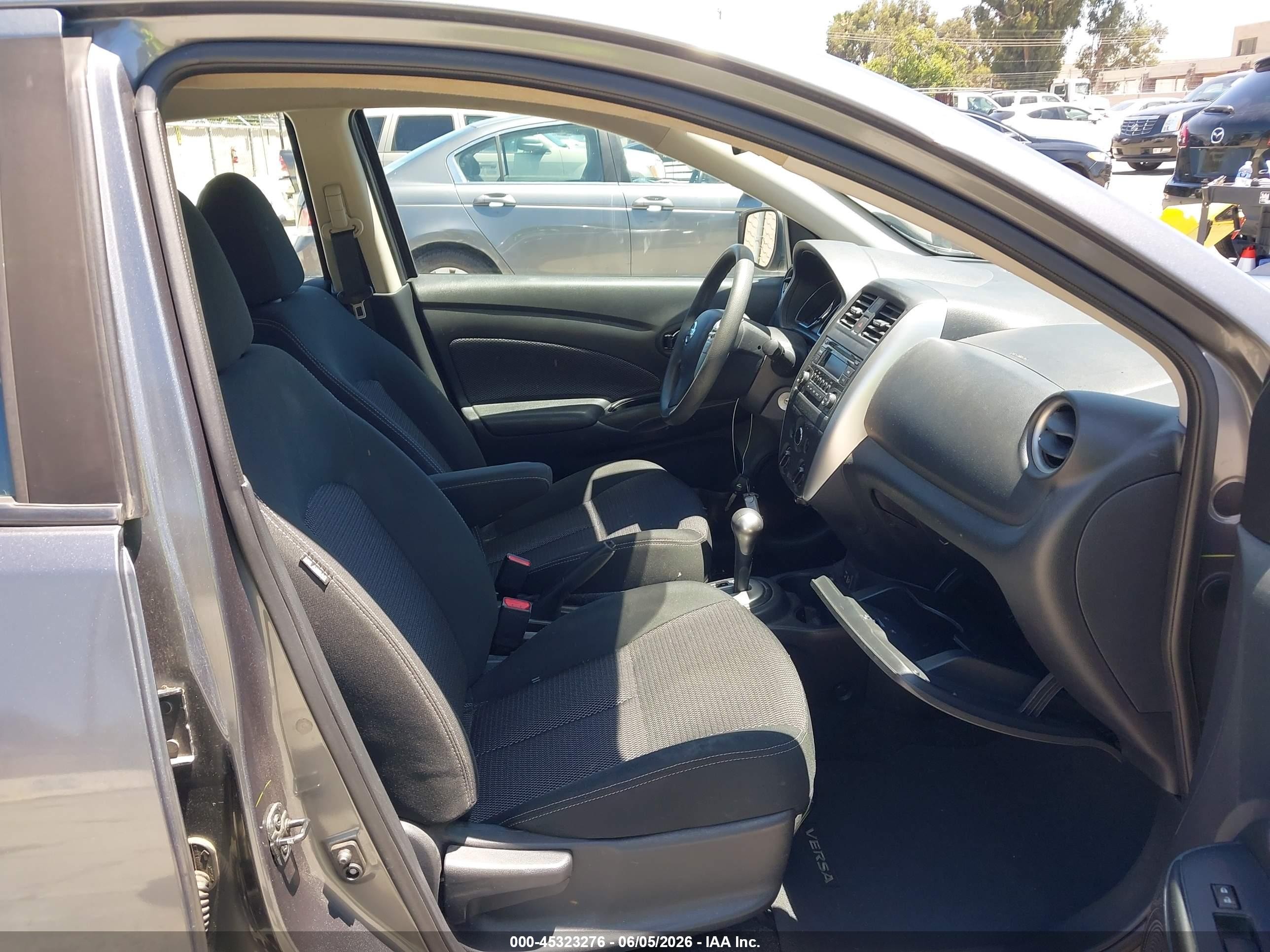 2018 Nissan Versa 1.6 Sv Gray vin: 3N1CN7AP2JL863876