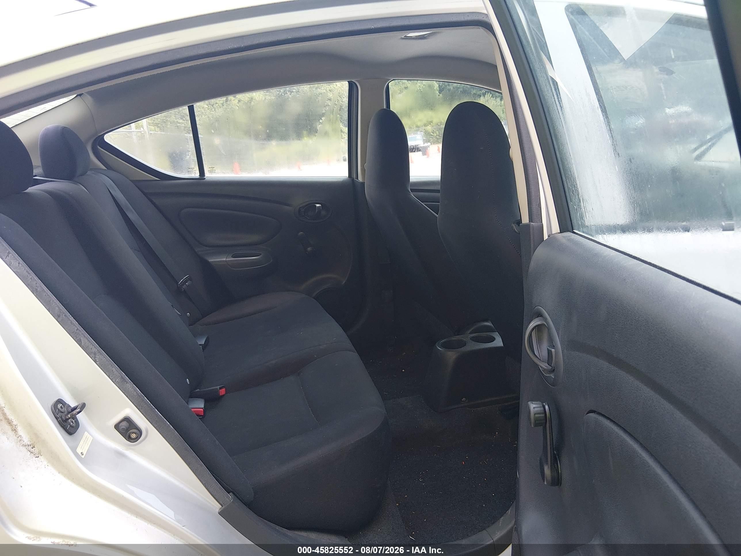 2012 Nissan Versa 1.6 S Silver vin: 3N1CN7AP3CL824040
