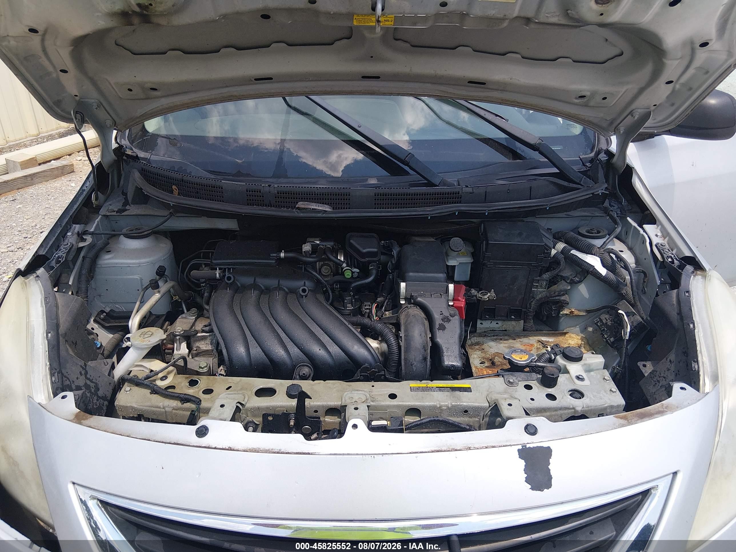 2012 Nissan Versa 1.6 S Silver vin: 3N1CN7AP3CL824040