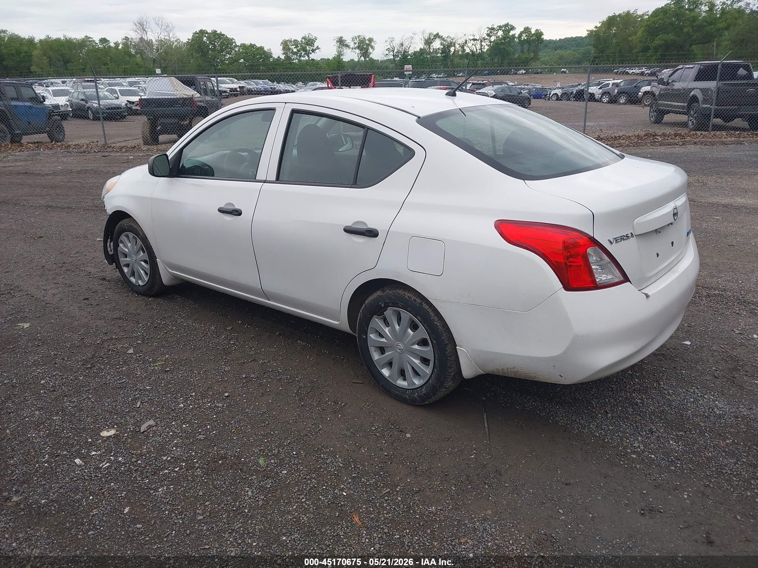 2012 Nissan Versa 1.6 S White vin: 3N1CN7AP3CL939396