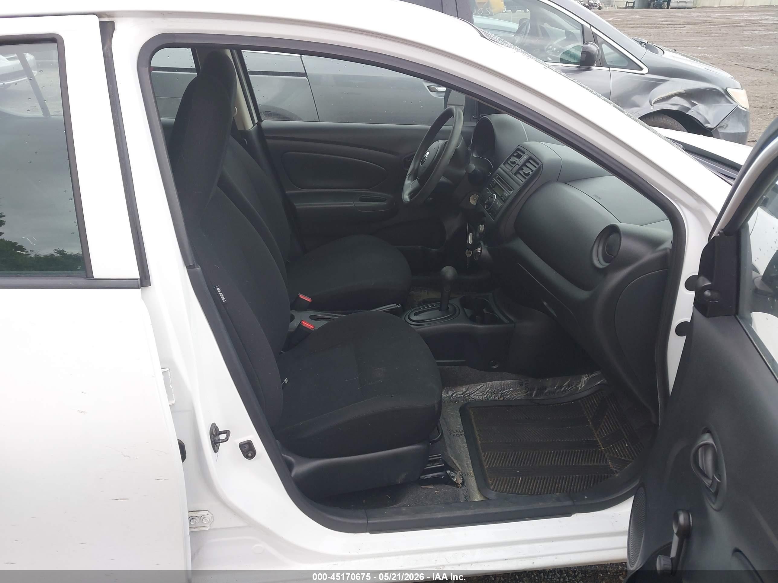 2012 Nissan Versa 1.6 S White vin: 3N1CN7AP3CL939396