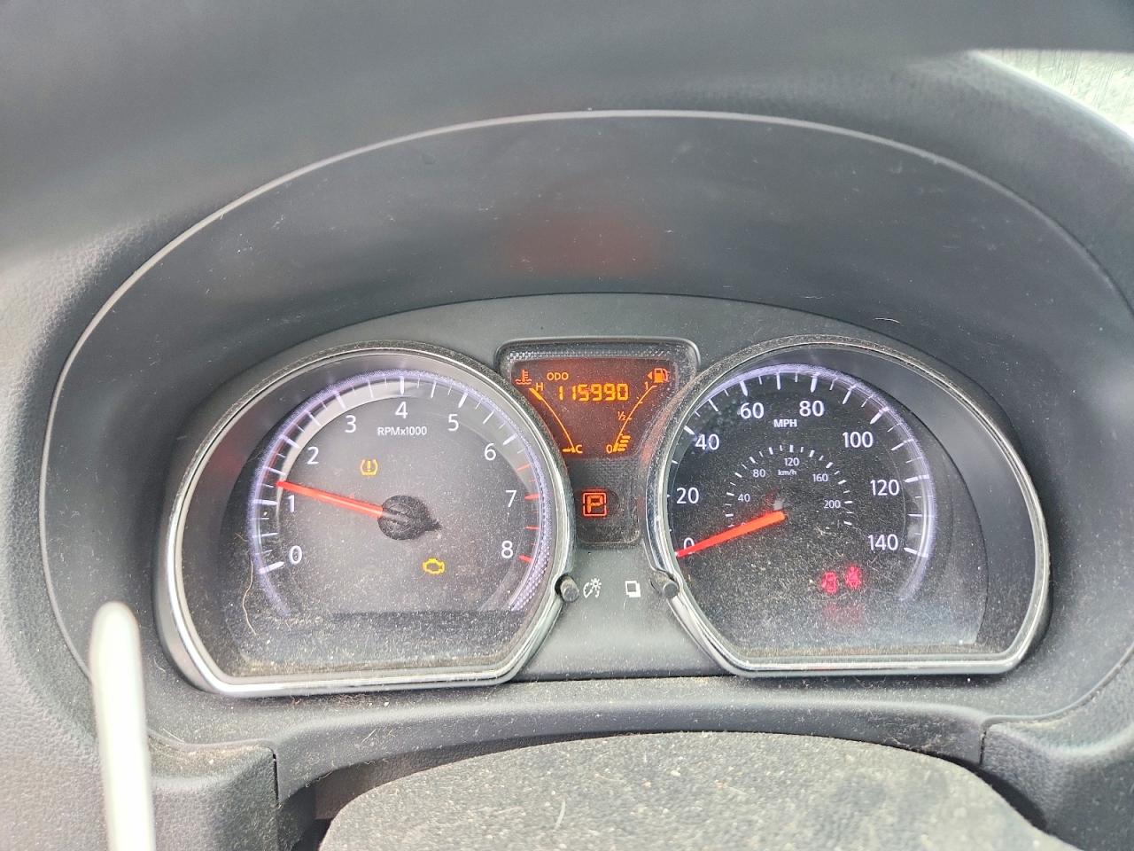 2013 Nissan Versa 1.6 S Silver vin: 3N1CN7AP3DL846752