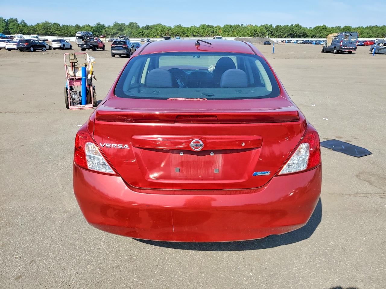 2013 Nissan Versa 1.6 S Red vin: 3N1CN7AP3DL870839