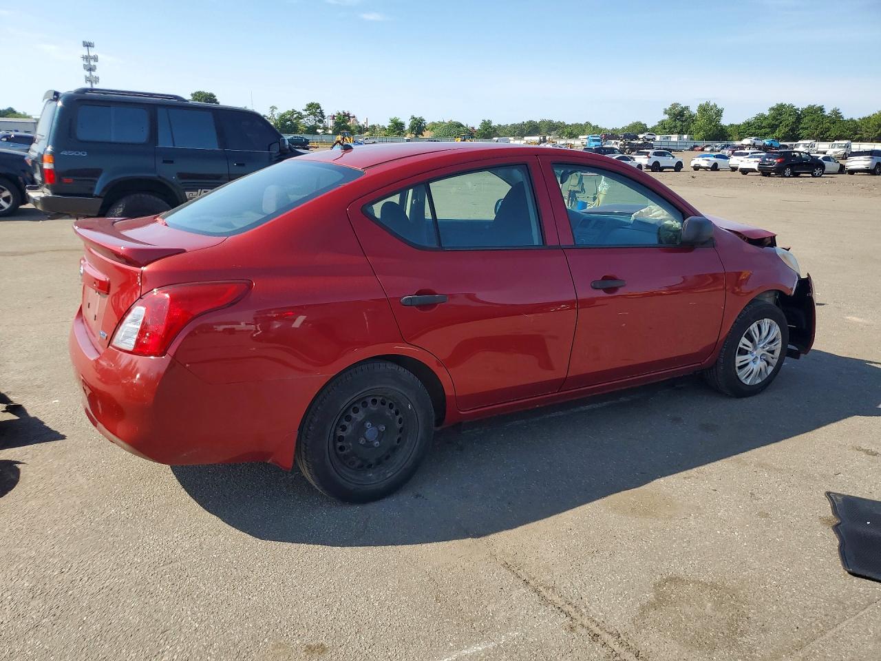 2013 Nissan Versa 1.6 S Red vin: 3N1CN7AP3DL870839