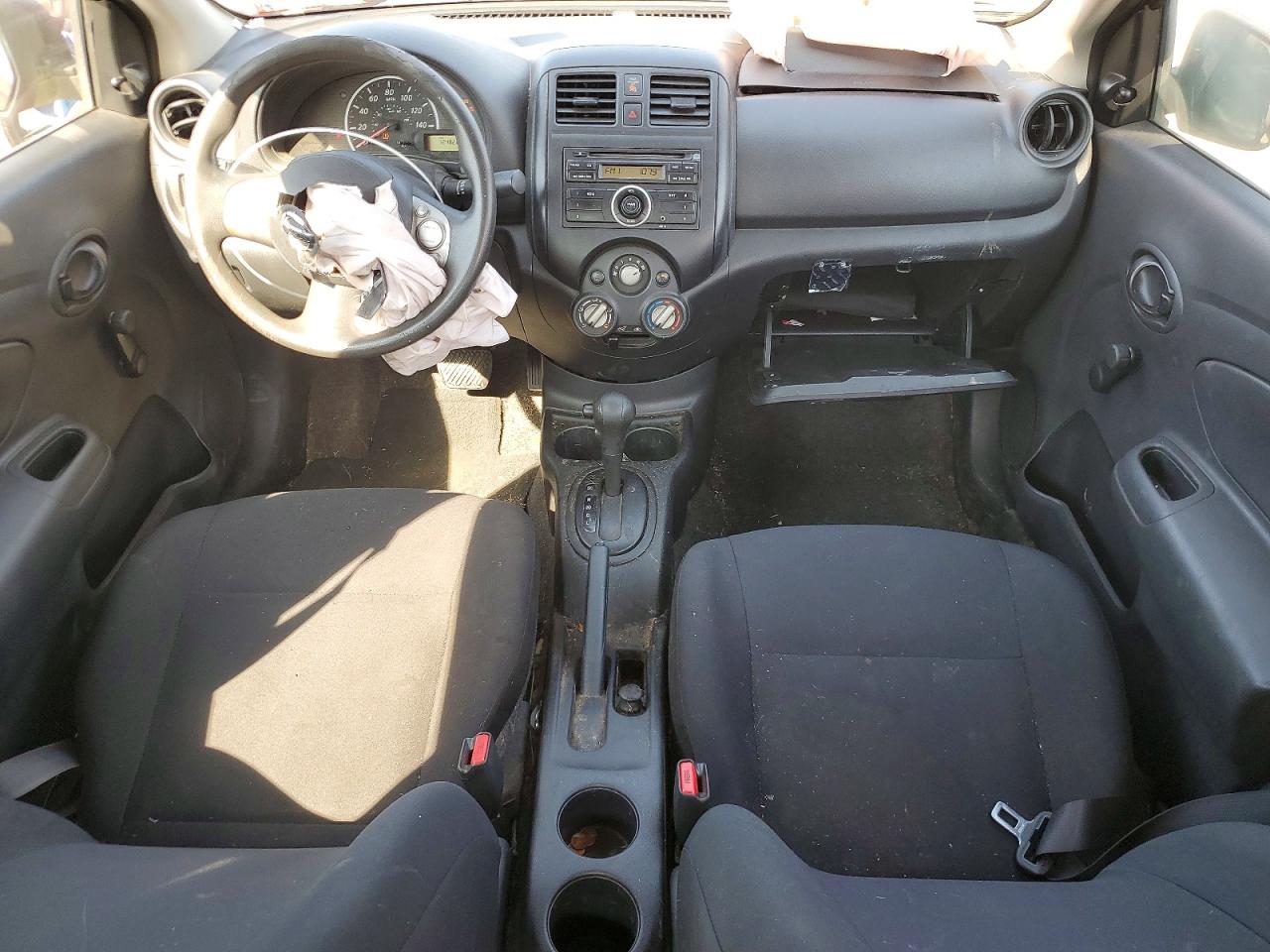 2013 Nissan Versa 1.6 S Red vin: 3N1CN7AP3DL870839