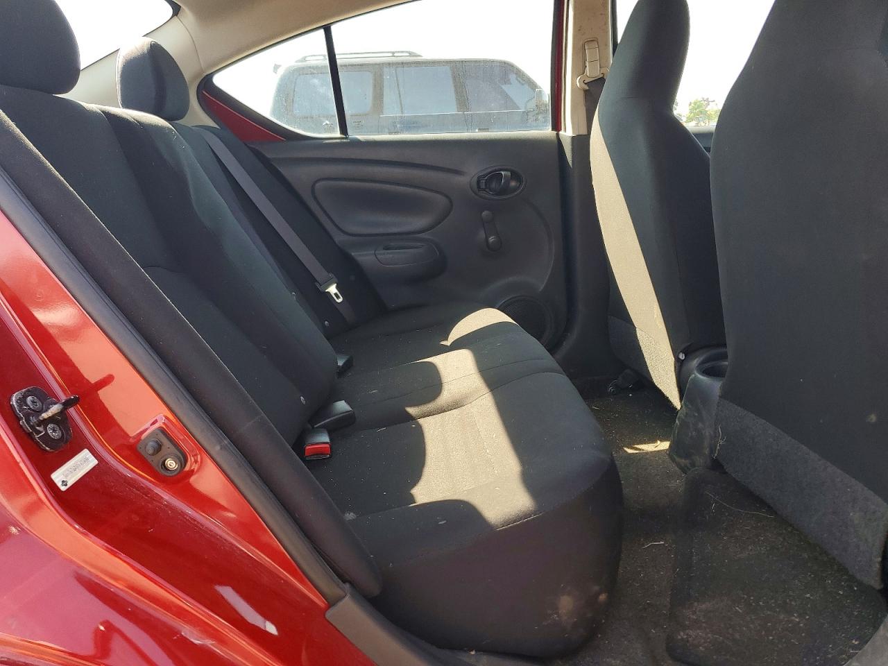 2013 Nissan Versa 1.6 S Red vin: 3N1CN7AP3DL870839