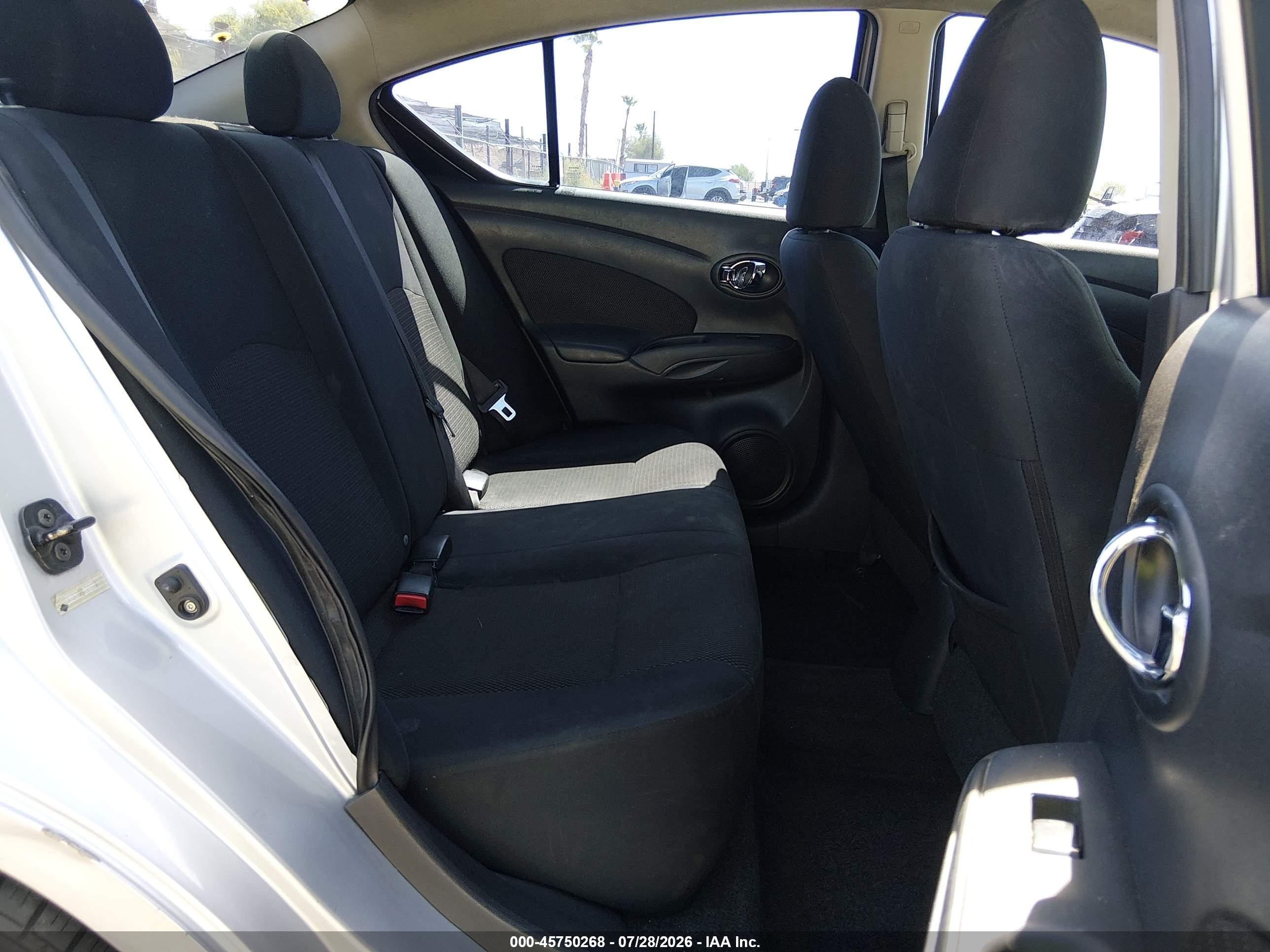 2013 Nissan Versa 1.6 Sv Silver vin: 3N1CN7AP3DL875958