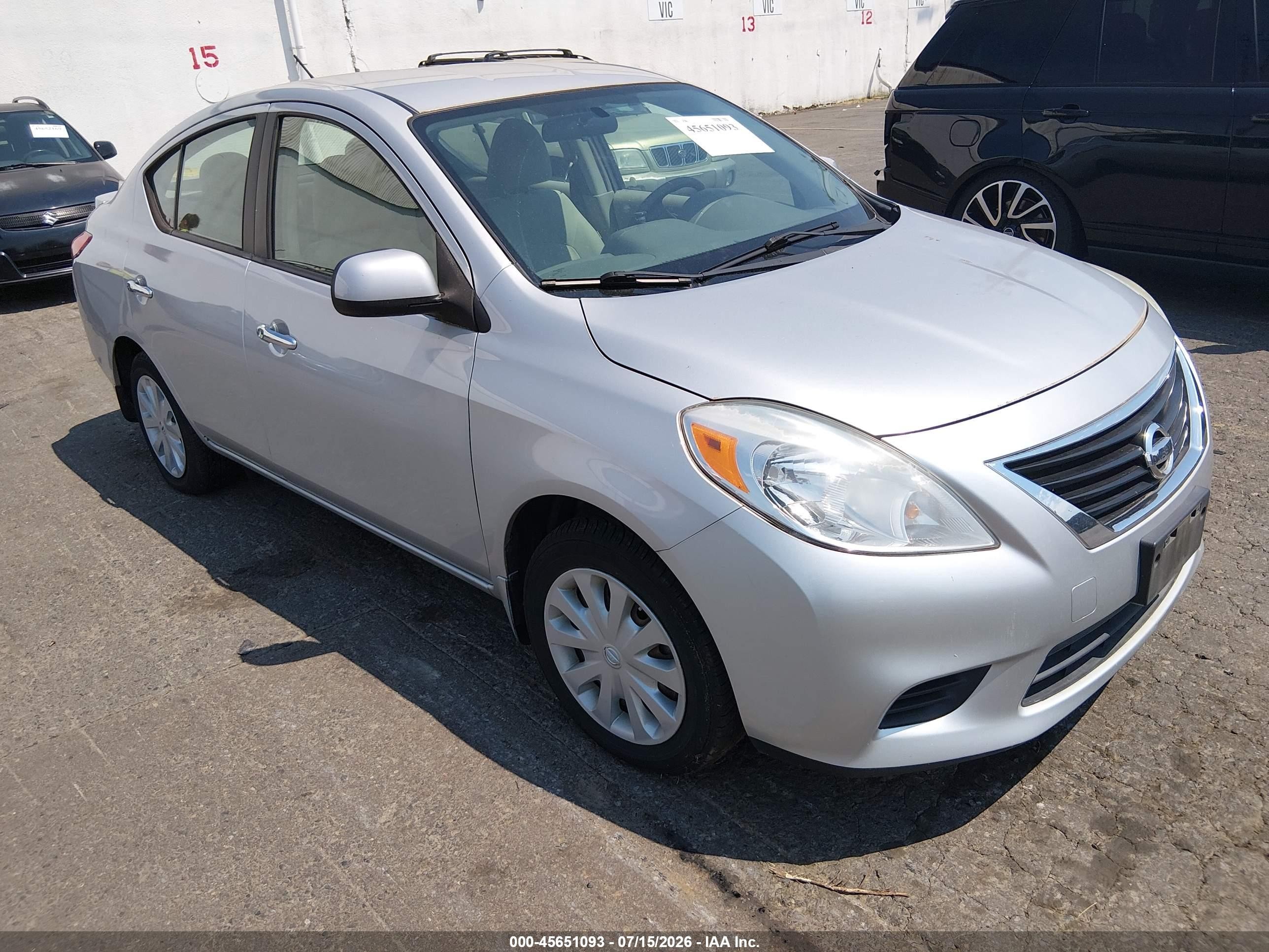2013 Nissan Versa 1.6 Sv Silver vin: 3N1CN7AP3DL882053