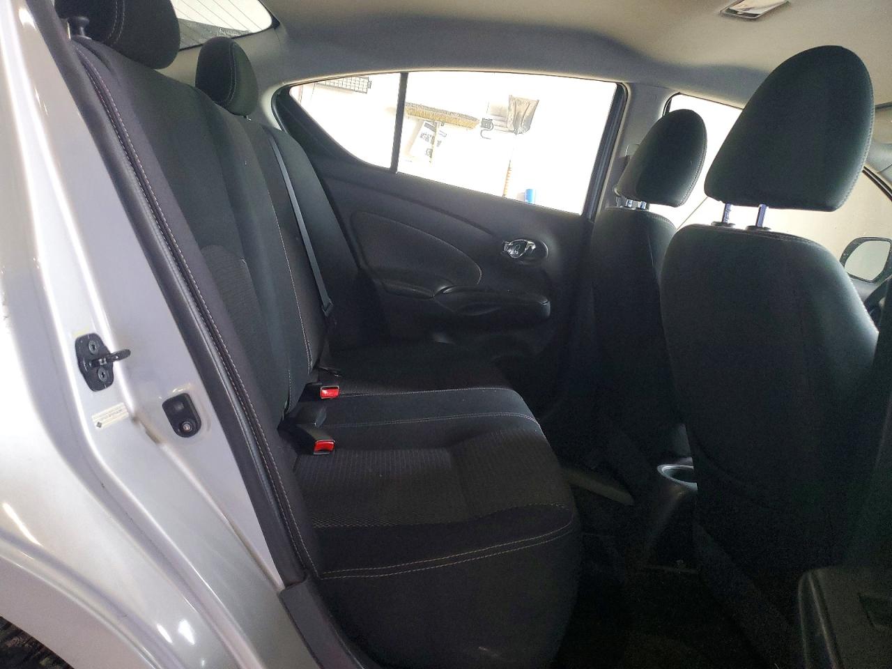 2014 Nissan Versa 1.6 Sv Silver vin: 3N1CN7AP3EK440641