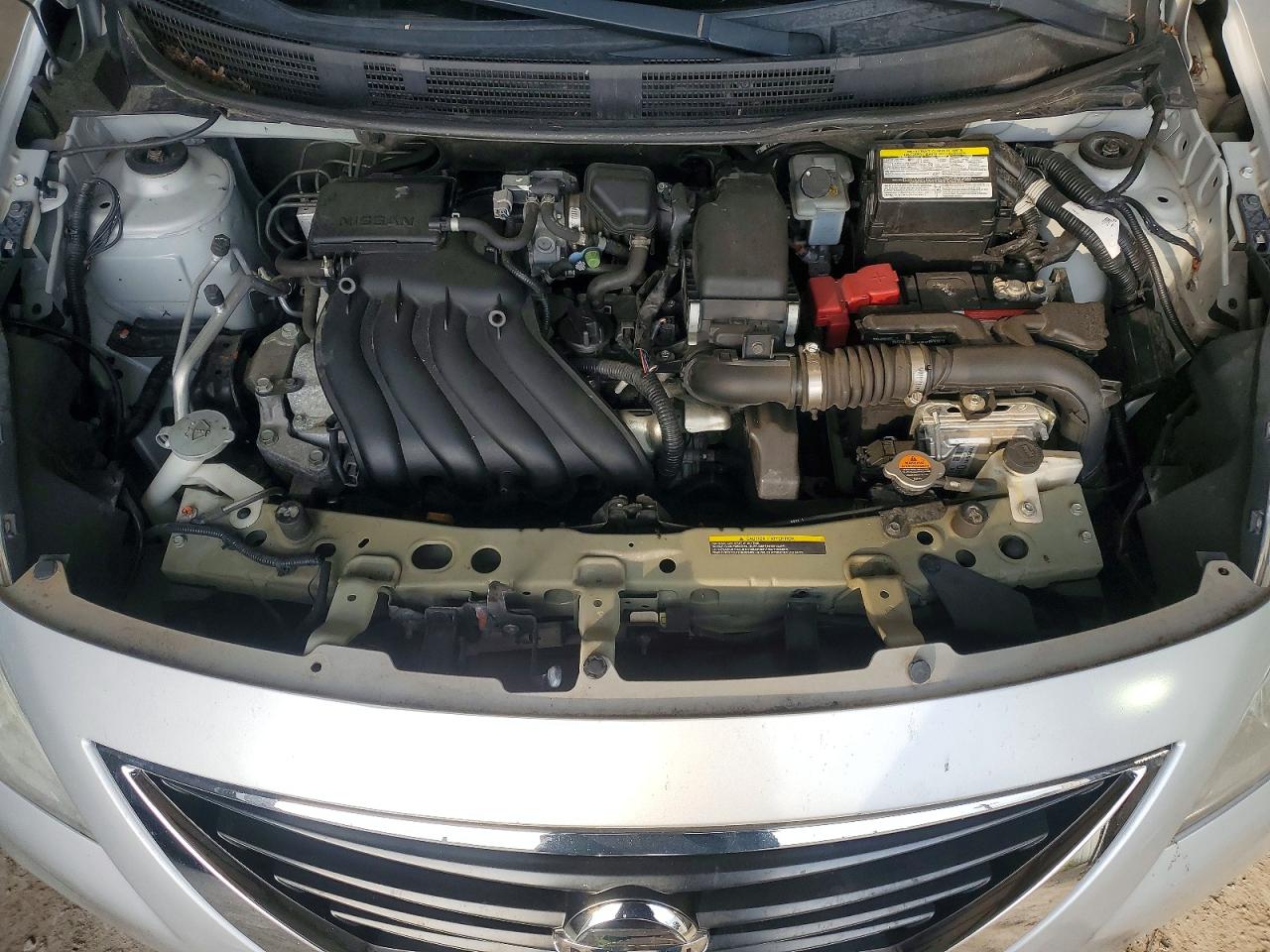 2014 Nissan Versa 1.6 Sv Silver vin: 3N1CN7AP3EK440641