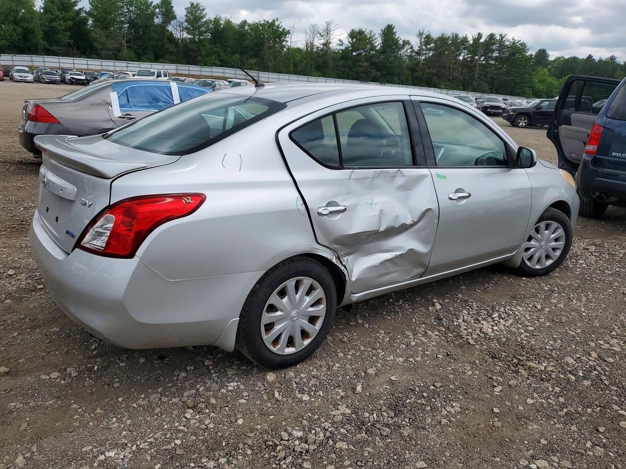 2014 Nissan Versa 1.6 Sv Silver vin: 3N1CN7AP3EK445922