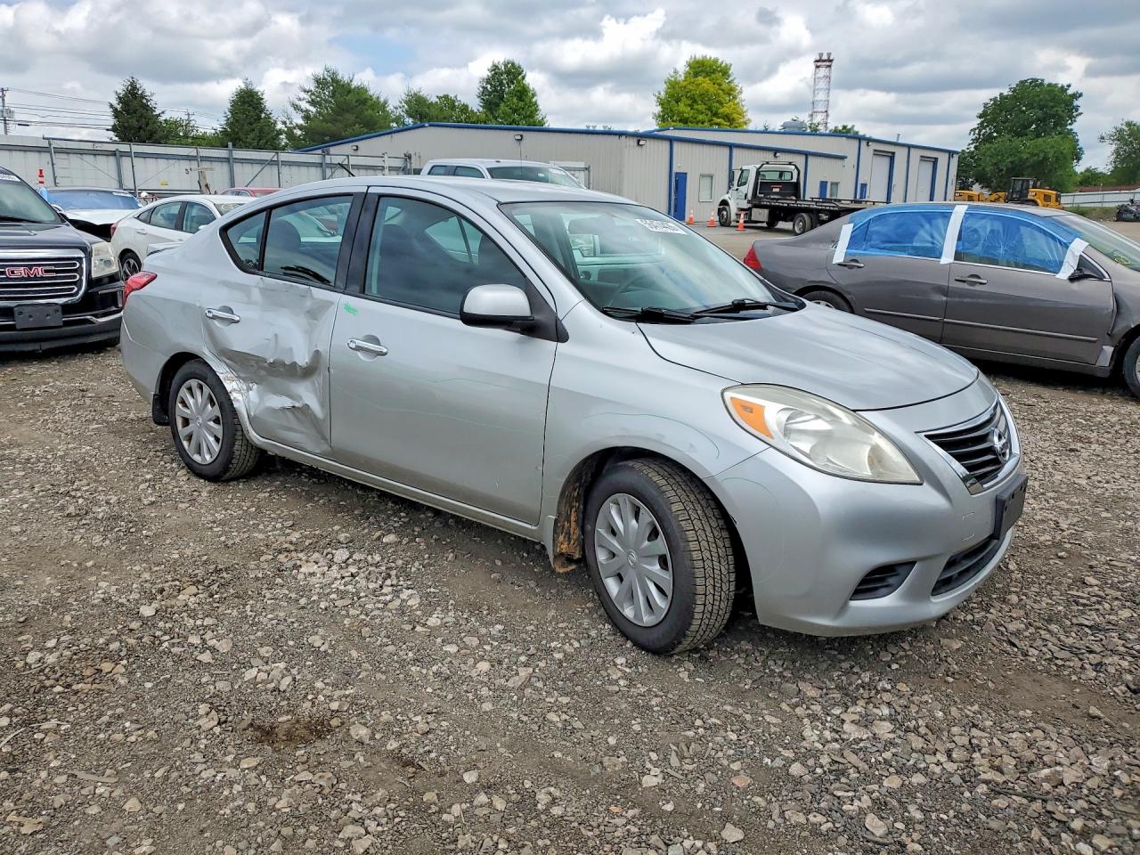 2014 Nissan Versa 1.6 Sv Silver vin: 3N1CN7AP3EK445922
