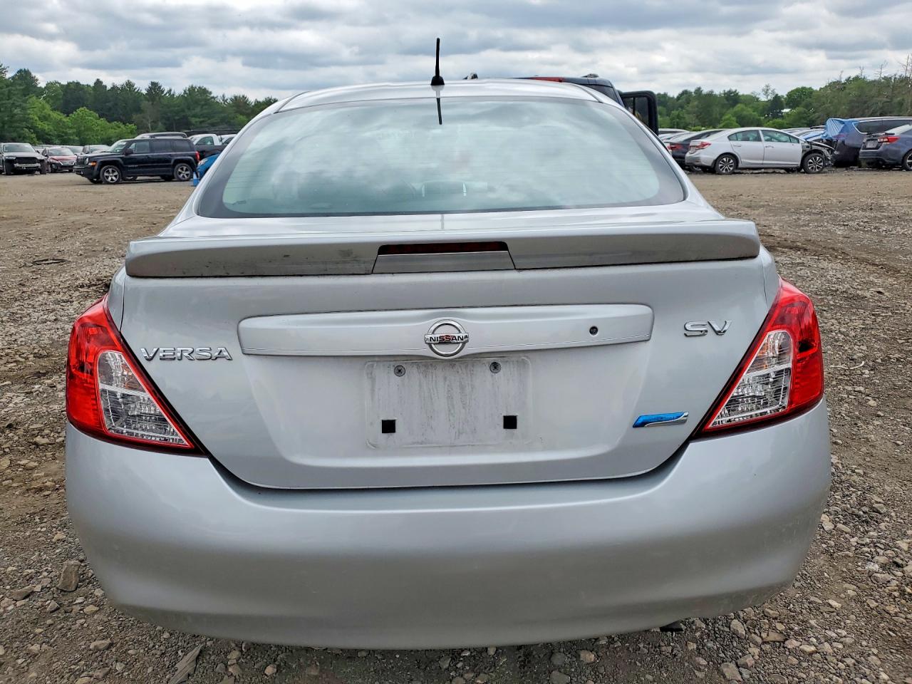 2014 Nissan Versa 1.6 Sv Silver vin: 3N1CN7AP3EK445922