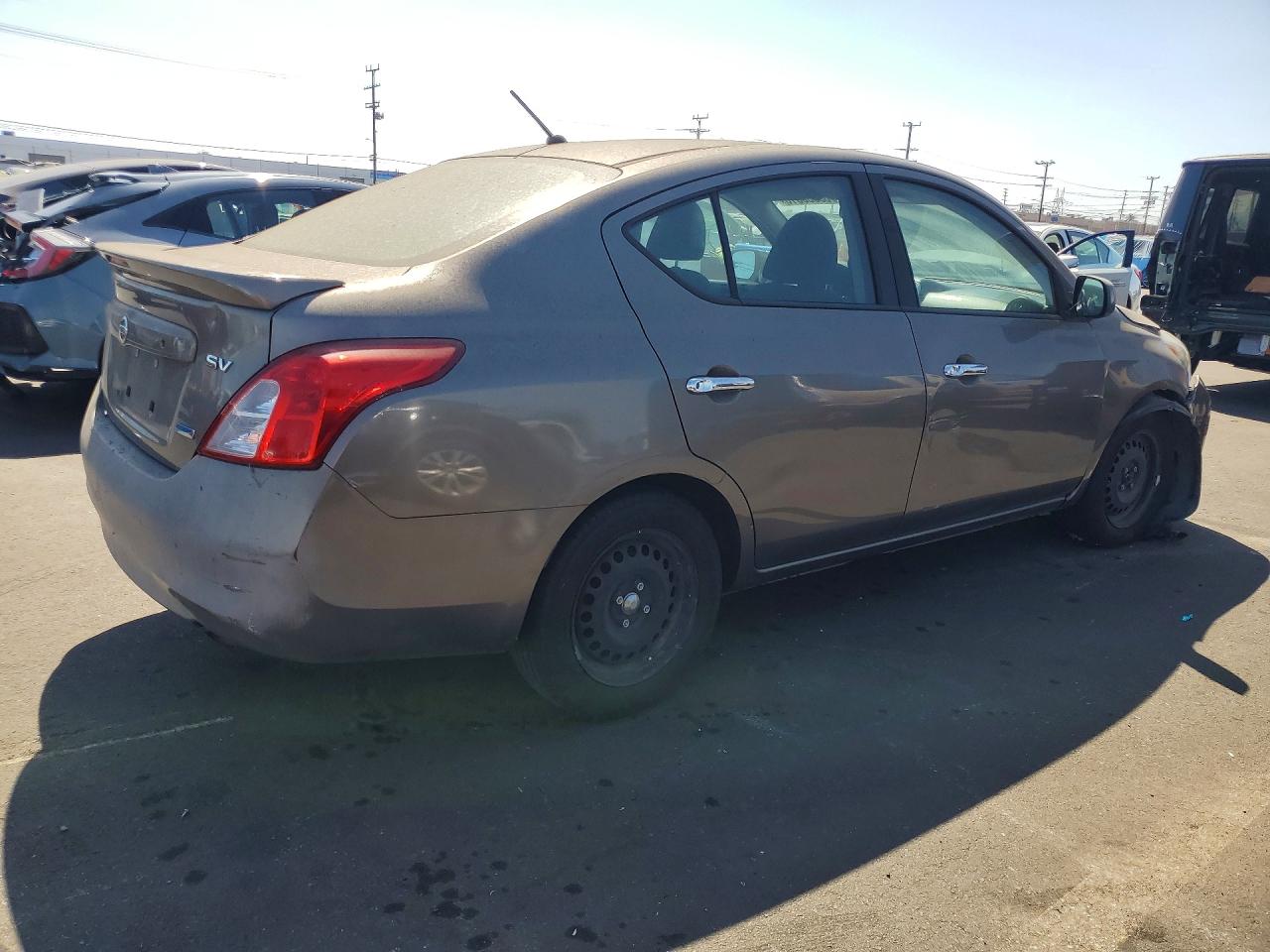 2014 Nissan Versa 1.6 Sv Gray vin: 3N1CN7AP3EK462302