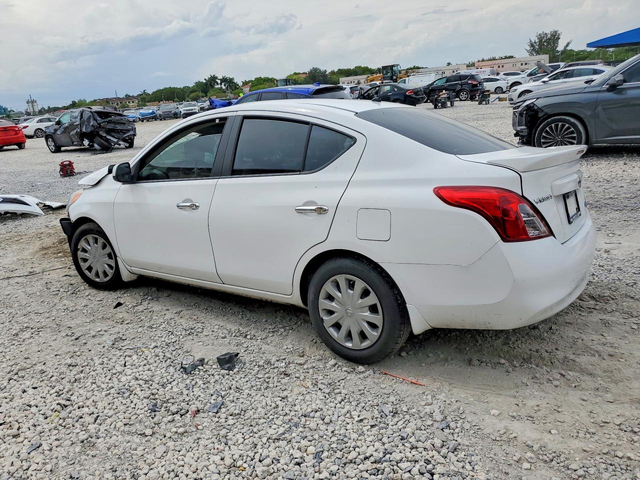 2014 Nissan Versa 1.6 Sv White vin: 3N1CN7AP3EK468049