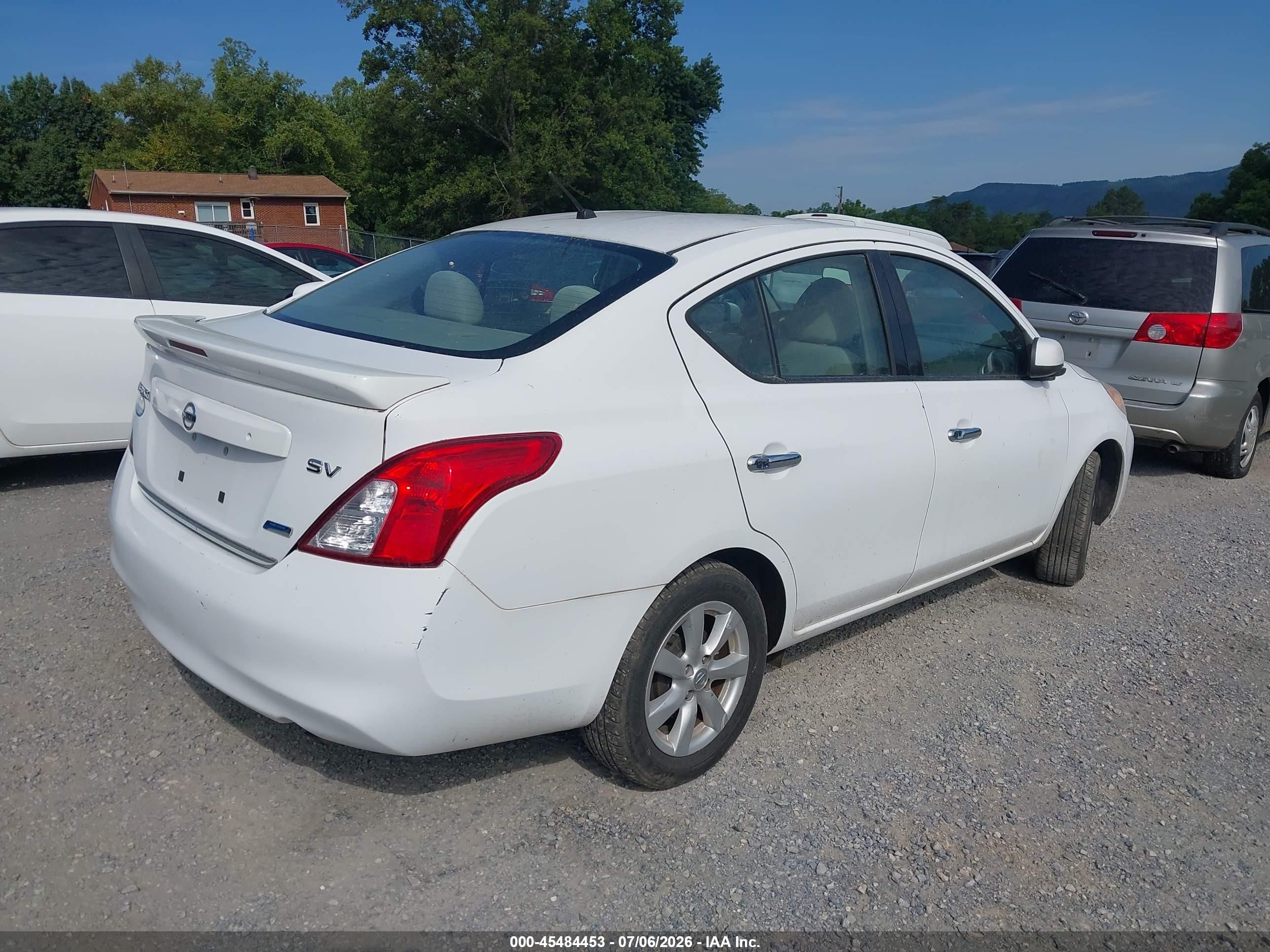 2014 Nissan Versa 1.6 Sv White vin: 3N1CN7AP3EL805202