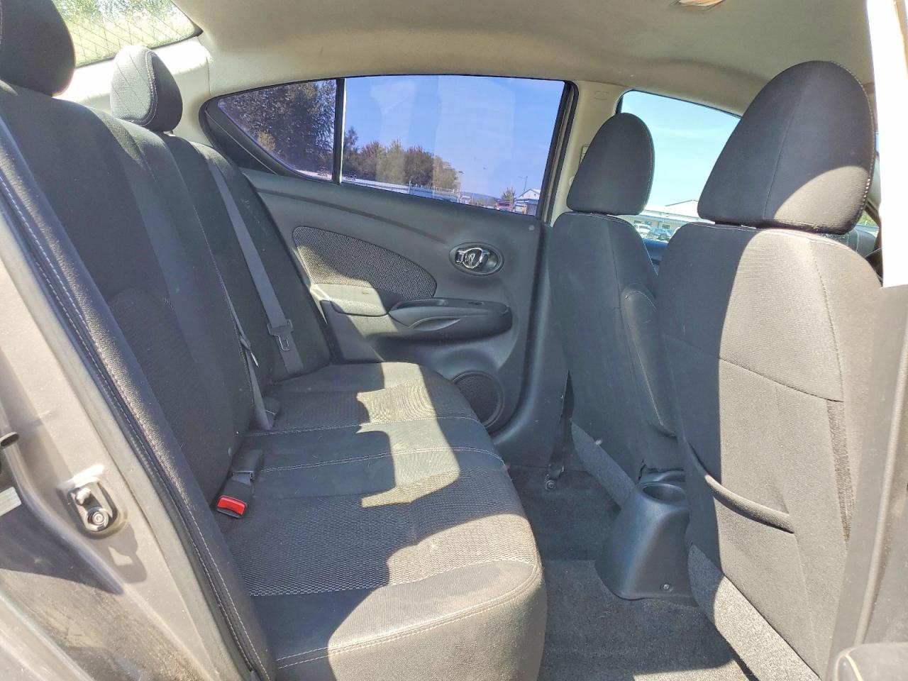 2014 Nissan Versa 1.6 S Серый vin: 3N1CN7AP3EL820959