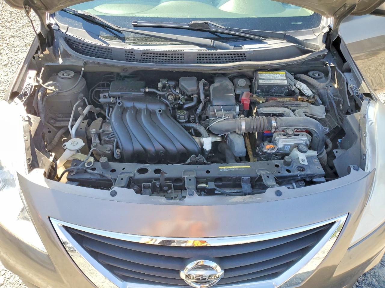2014 Nissan Versa 1.6 S Серый vin: 3N1CN7AP3EL820959