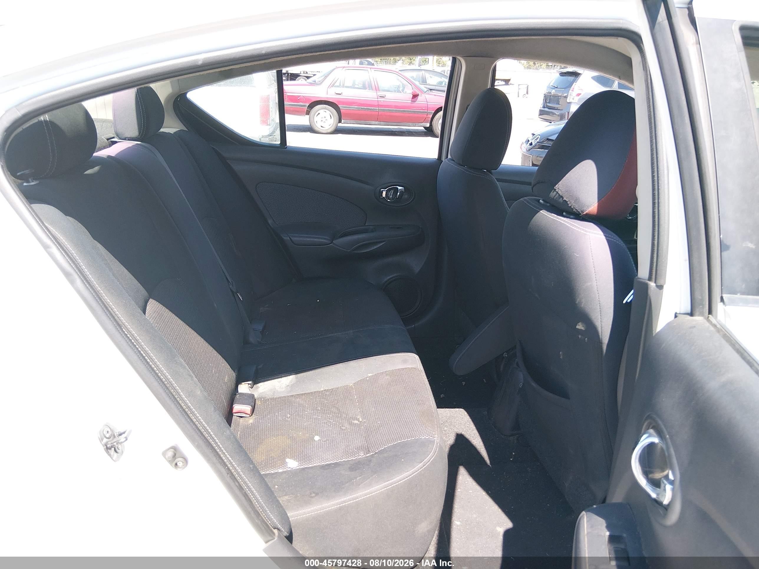 2014 Nissan Versa 1.6 Sv Белый vin: 3N1CN7AP3EL825837