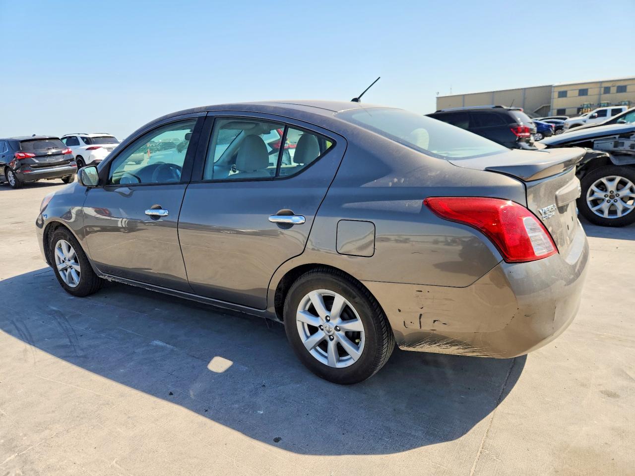 2014 Nissan Versa 1.6 Sv Gray vin: 3N1CN7AP3EL855601