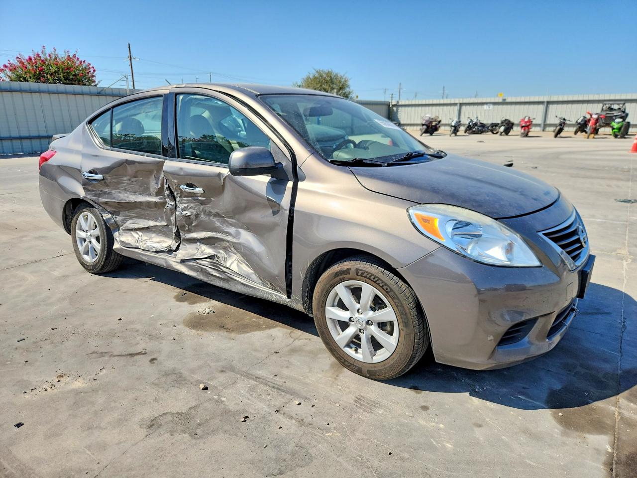 2014 Nissan Versa 1.6 Sv Gray vin: 3N1CN7AP3EL855601