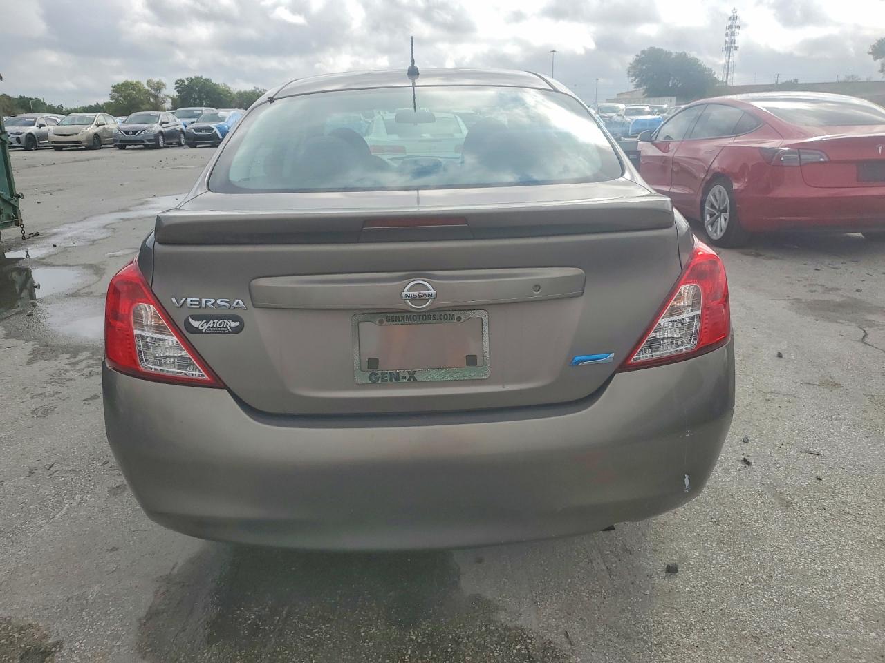 2014 Nissan Versa 1.6 S Plus Серый vin: 3N1CN7AP3EL856456