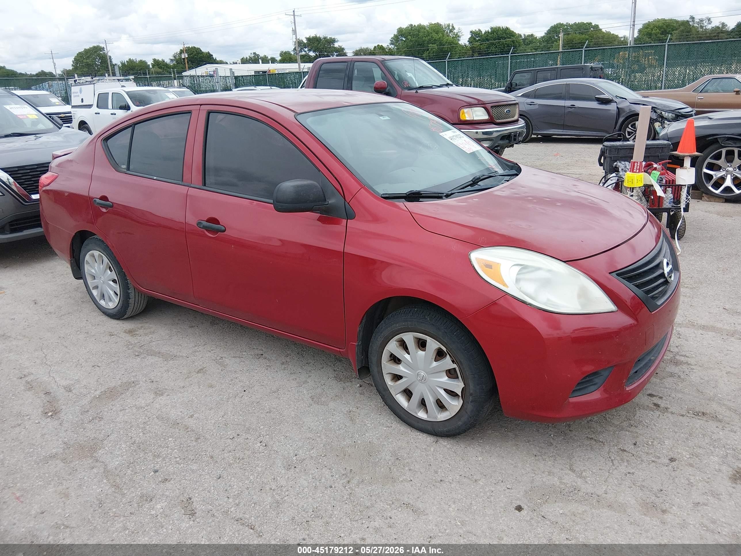 2014 Nissan Versa 1.6 S+ Red vin: 3N1CN7AP3EL859471