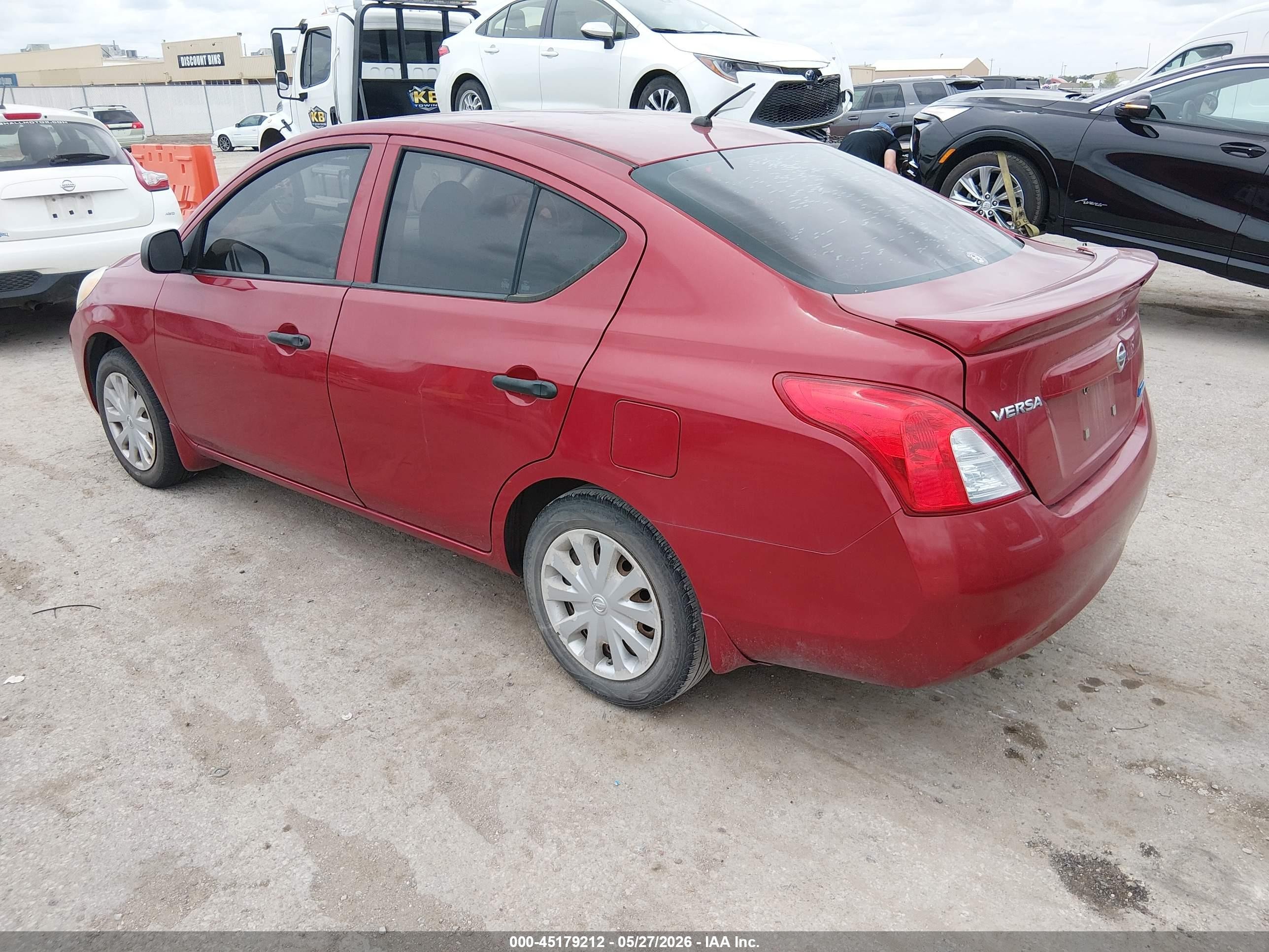 2014 Nissan Versa 1.6 S+ Red vin: 3N1CN7AP3EL859471