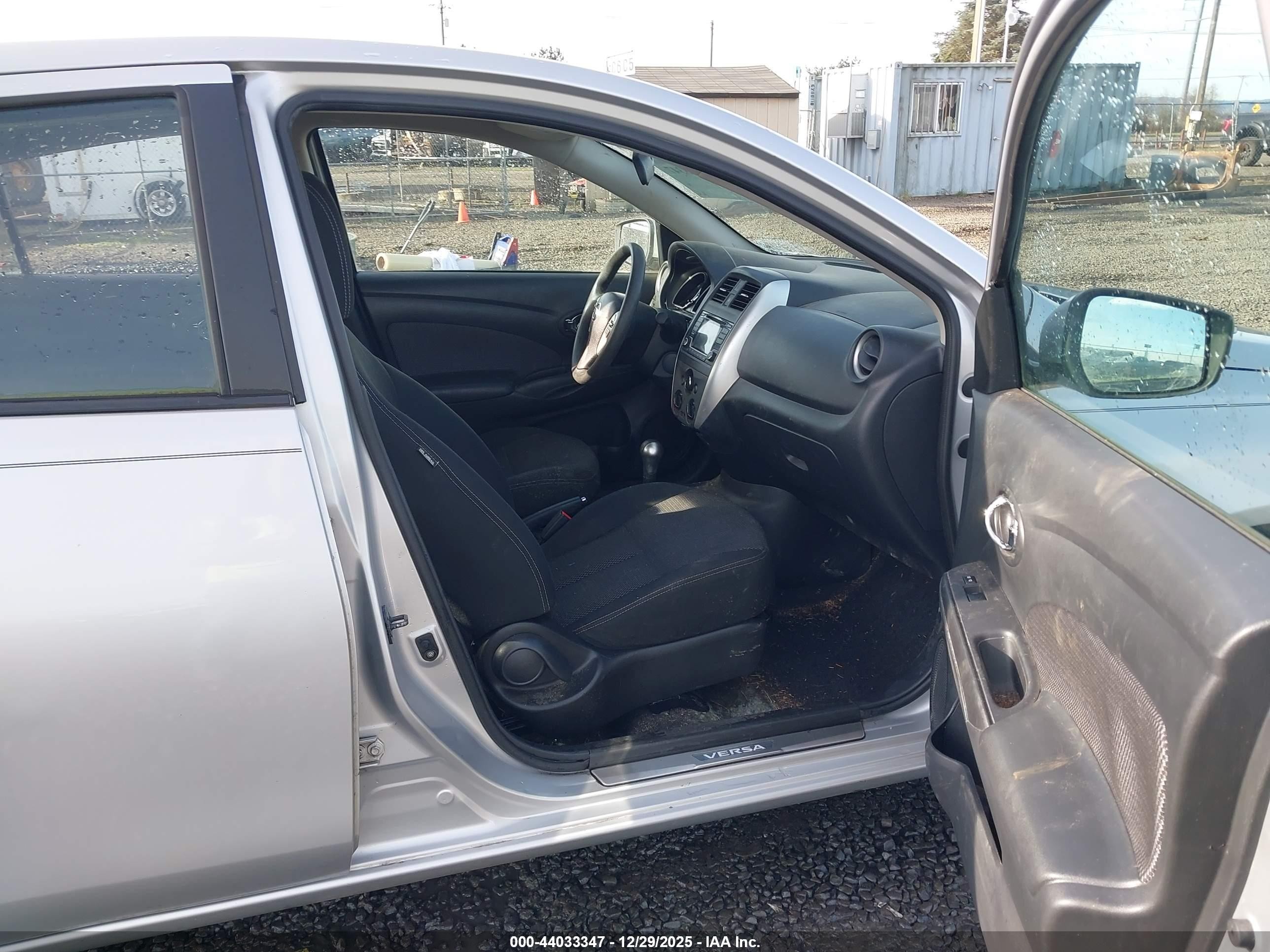 2015 Nissan Versa 1.6 Sl Silver vin: 3N1CN7AP3FL802138