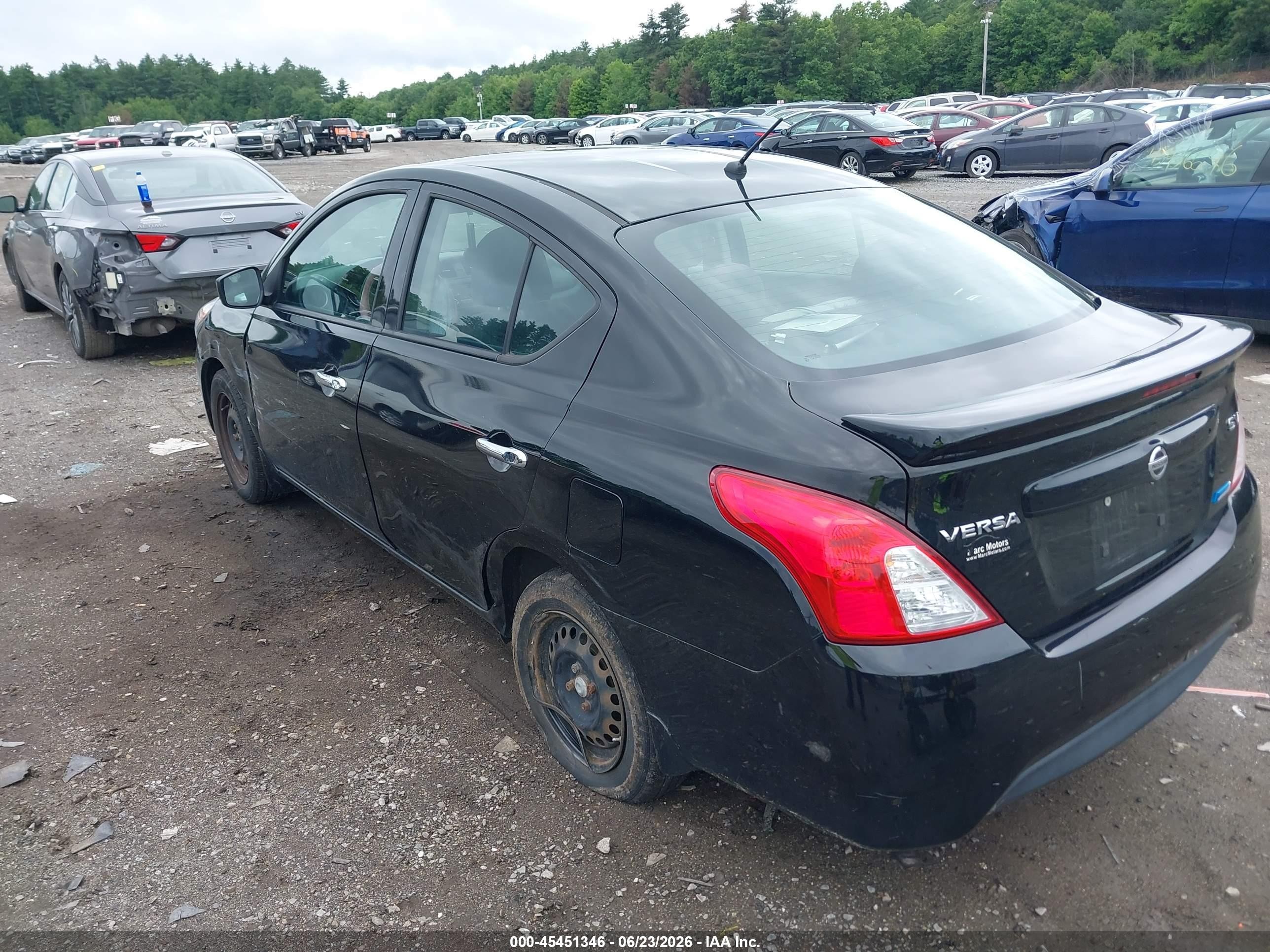 2015 Nissan Versa 1.6 Sv Черный vin: 3N1CN7AP3FL803080