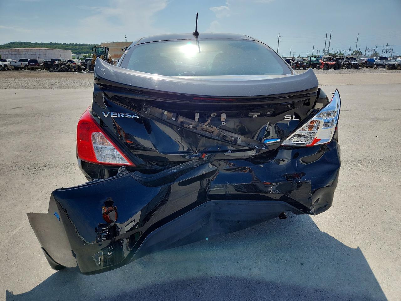 2015 Nissan Versa 1.6 Sl Black vin: 3N1CN7AP3FL804827