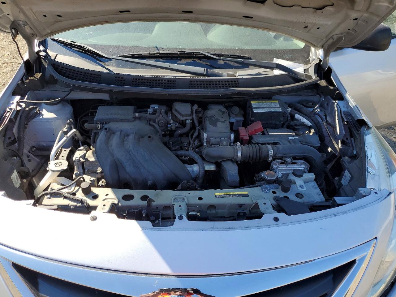 2015 Nissan Versa 1.6 S Plus Silver vin: 3N1CN7AP3FL831476