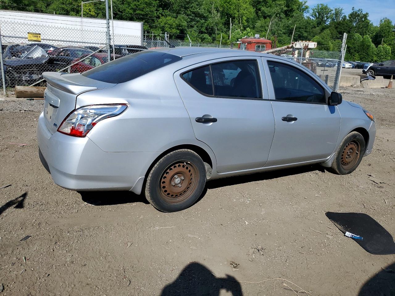 2015 Nissan Versa 1.6 S Plus Silver vin: 3N1CN7AP3FL831476