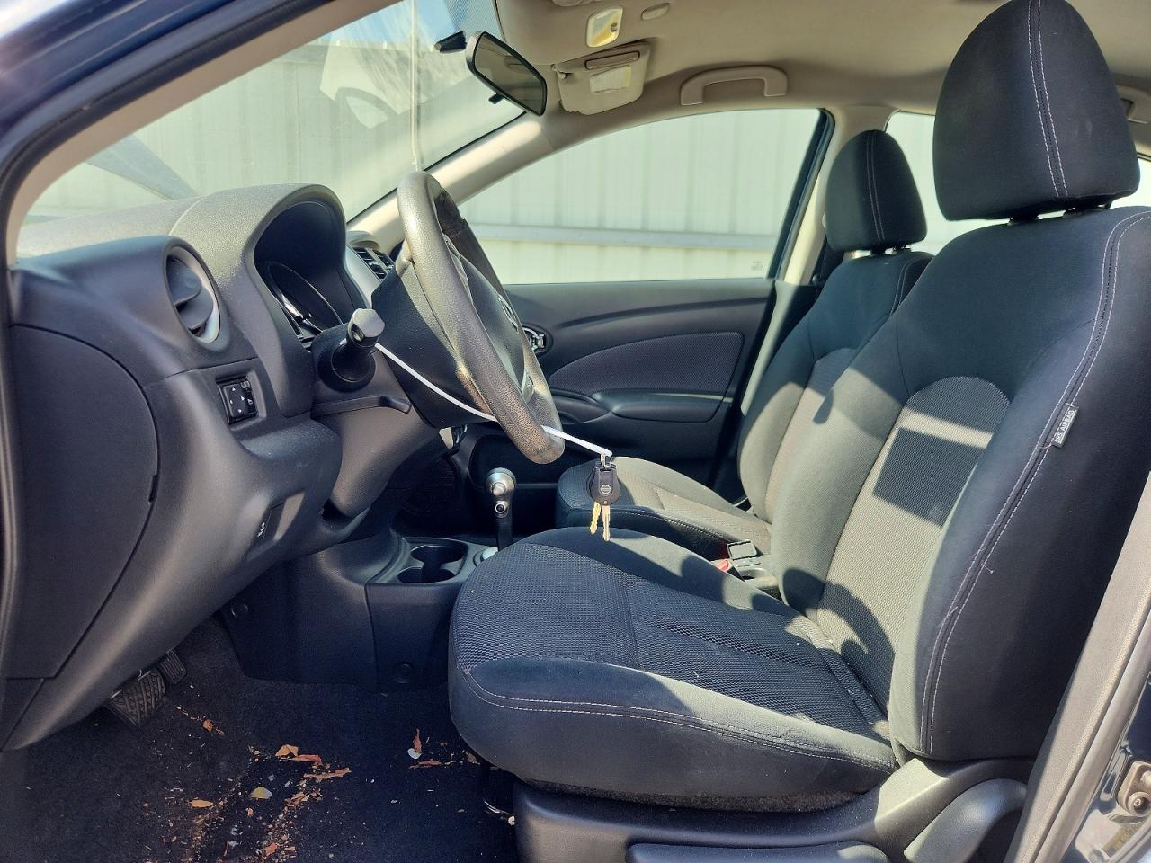 2015 Nissan Versa 1.6 Sv Серый vin: 3N1CN7AP3FL833762
