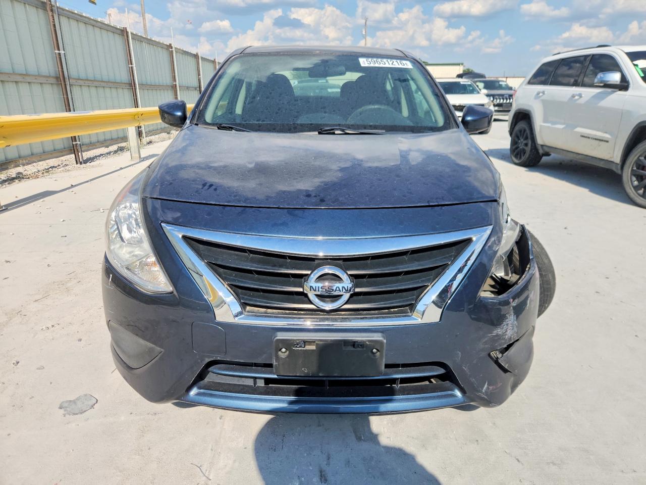 2015 Nissan Versa 1.6 Sv Серый vin: 3N1CN7AP3FL833762