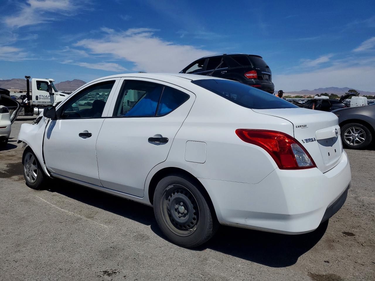 2015 Nissan Versa 1.6 S Белый vin: 3N1CN7AP3FL837830