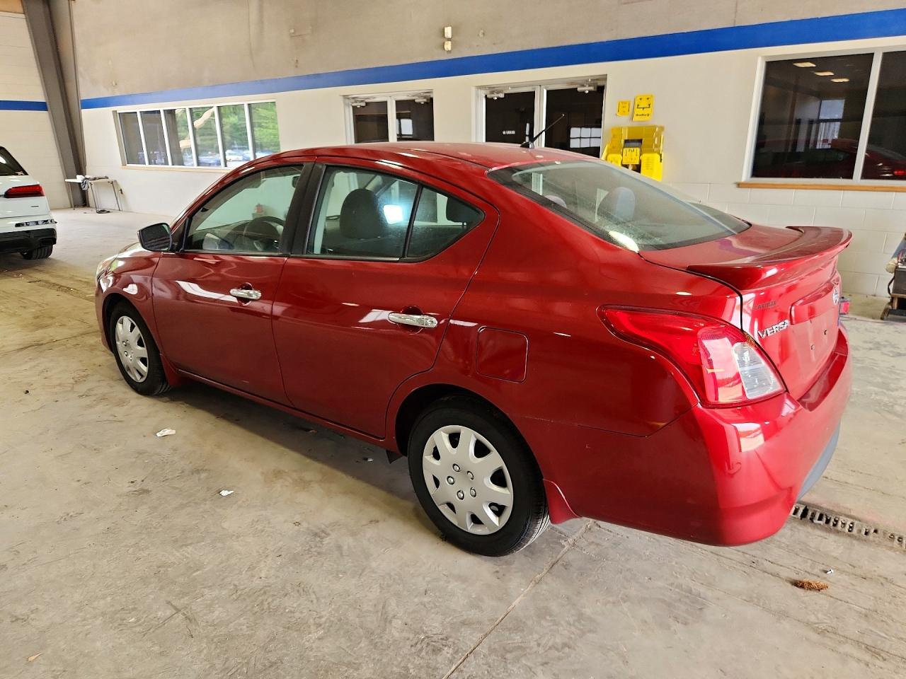 2015 Nissan Versa 1.6 Sv Red vin: 3N1CN7AP3FL840808