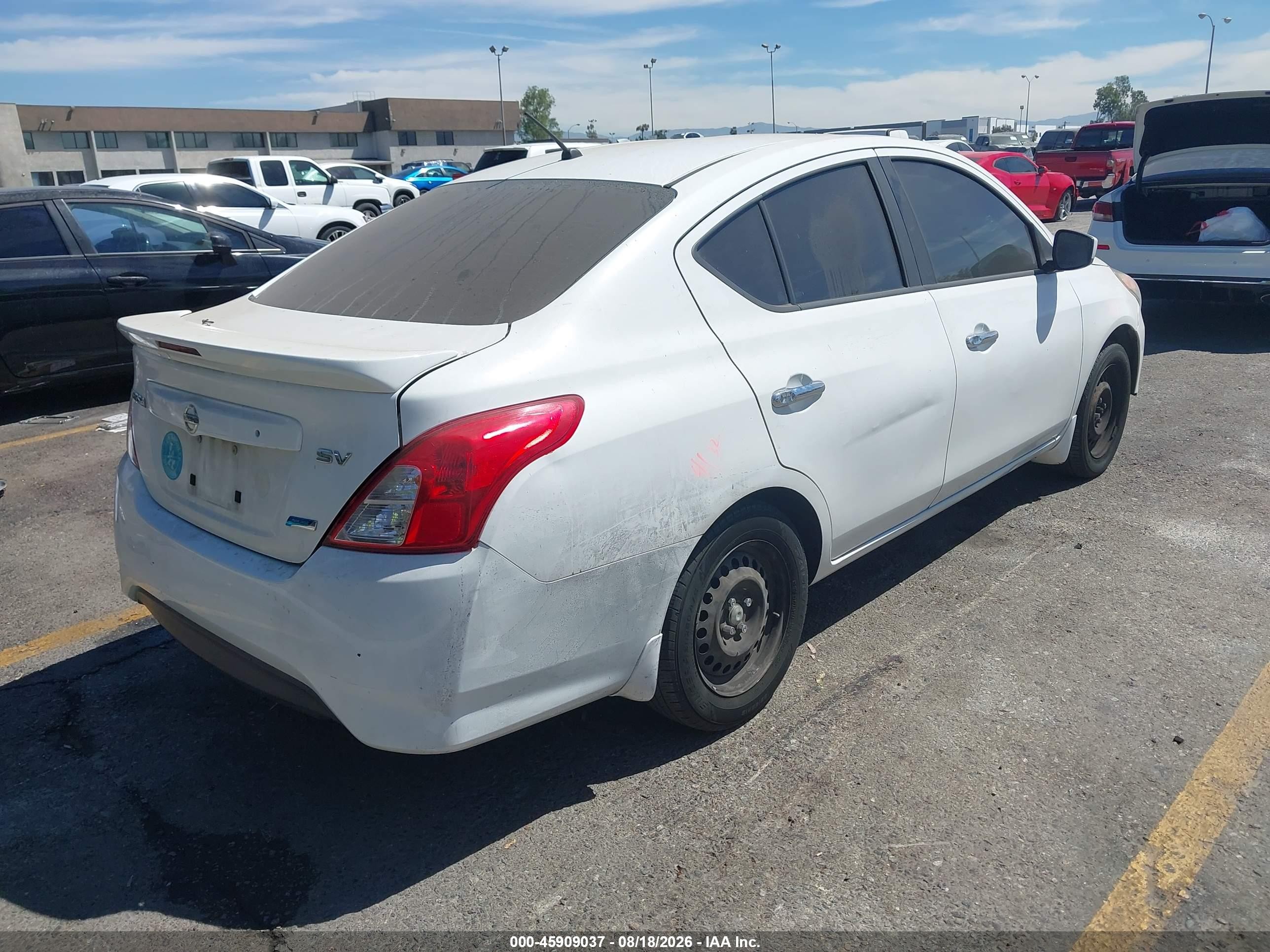 2015 Nissan Versa 1.6 Sv Белый vin: 3N1CN7AP3FL883819
