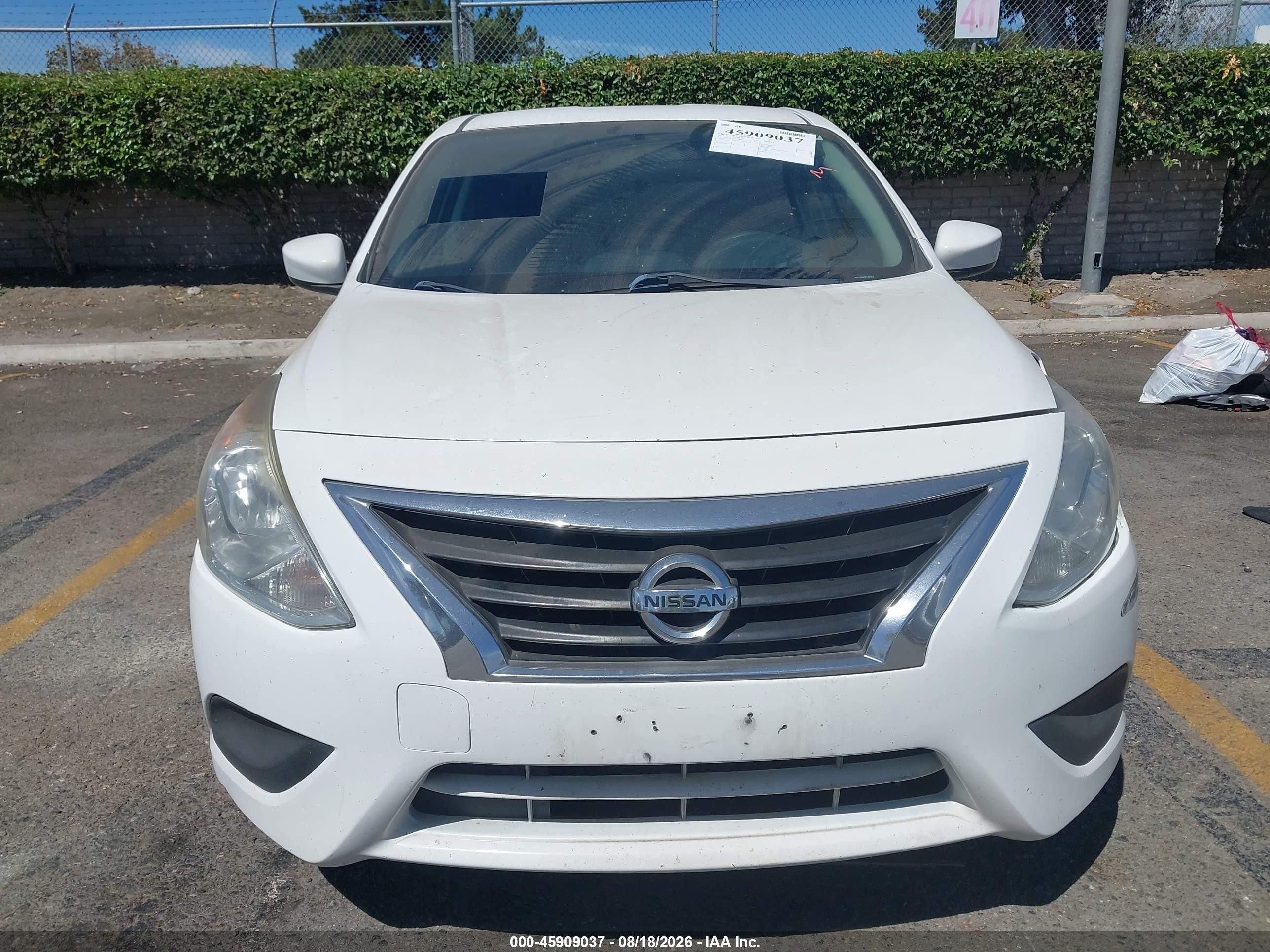 2015 Nissan Versa 1.6 Sv Белый vin: 3N1CN7AP3FL883819
