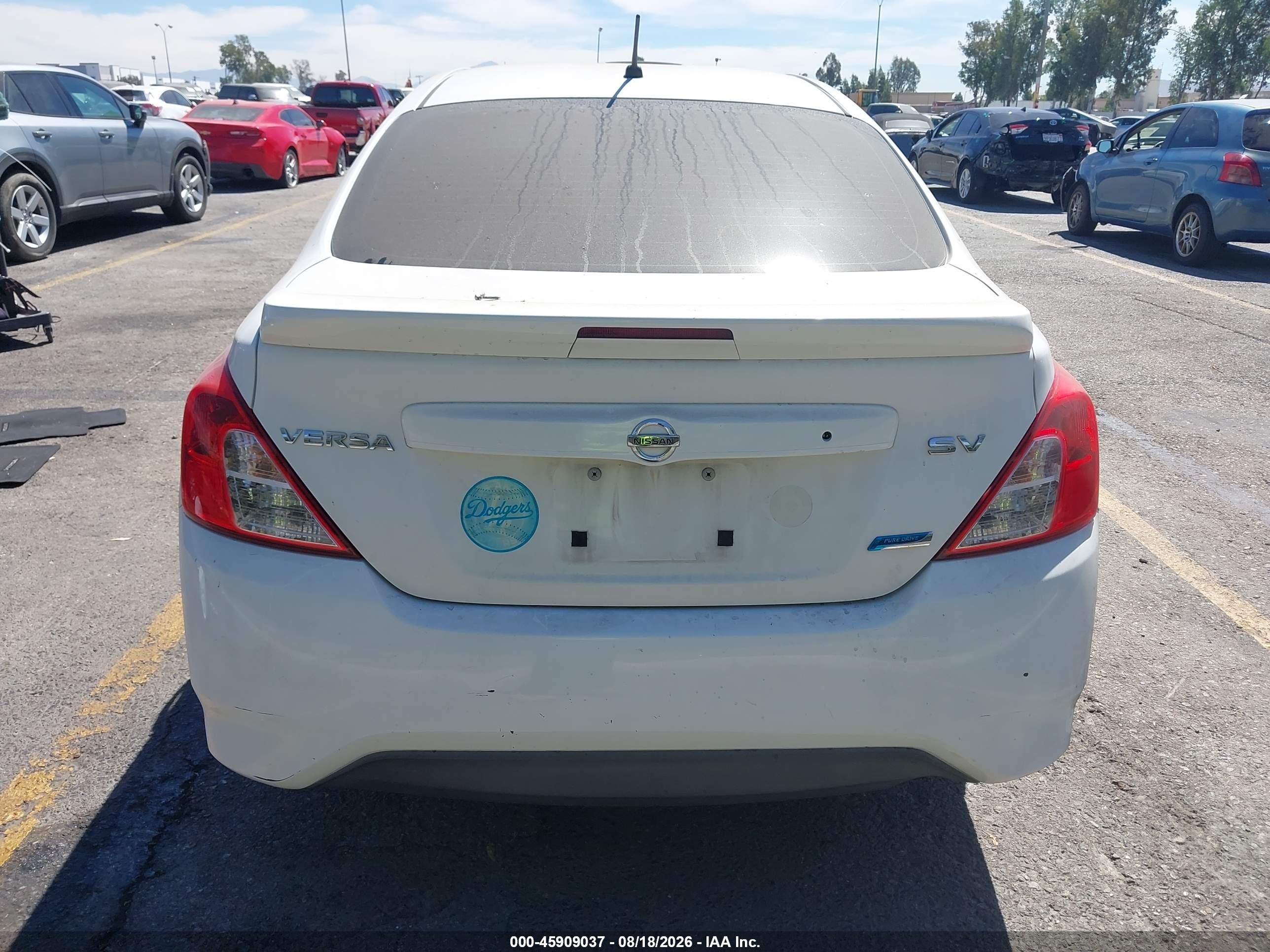 2015 Nissan Versa 1.6 Sv Белый vin: 3N1CN7AP3FL883819