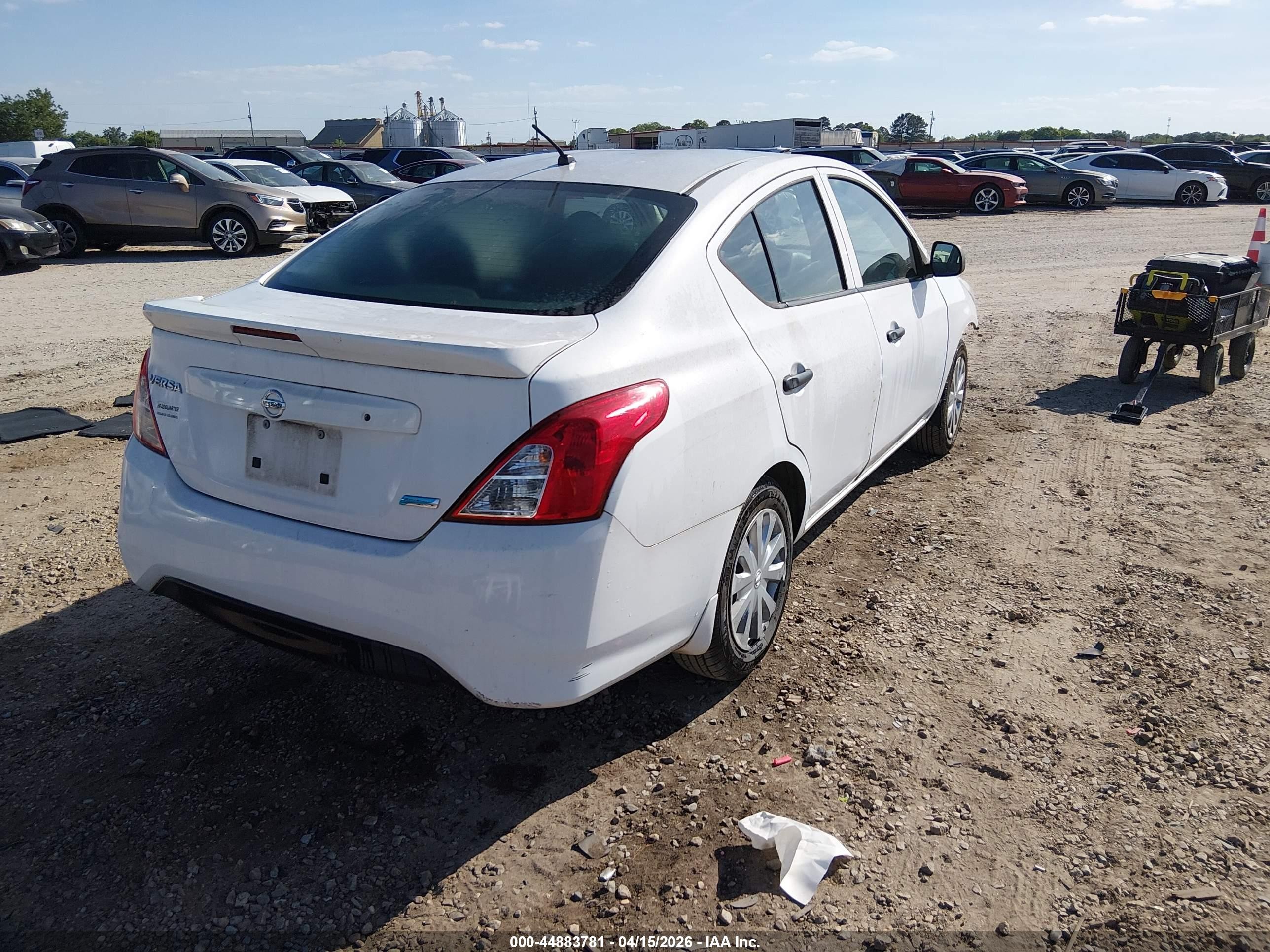 2015 Nissan Versa 1.6 S+ White vin: 3N1CN7AP3FL918276