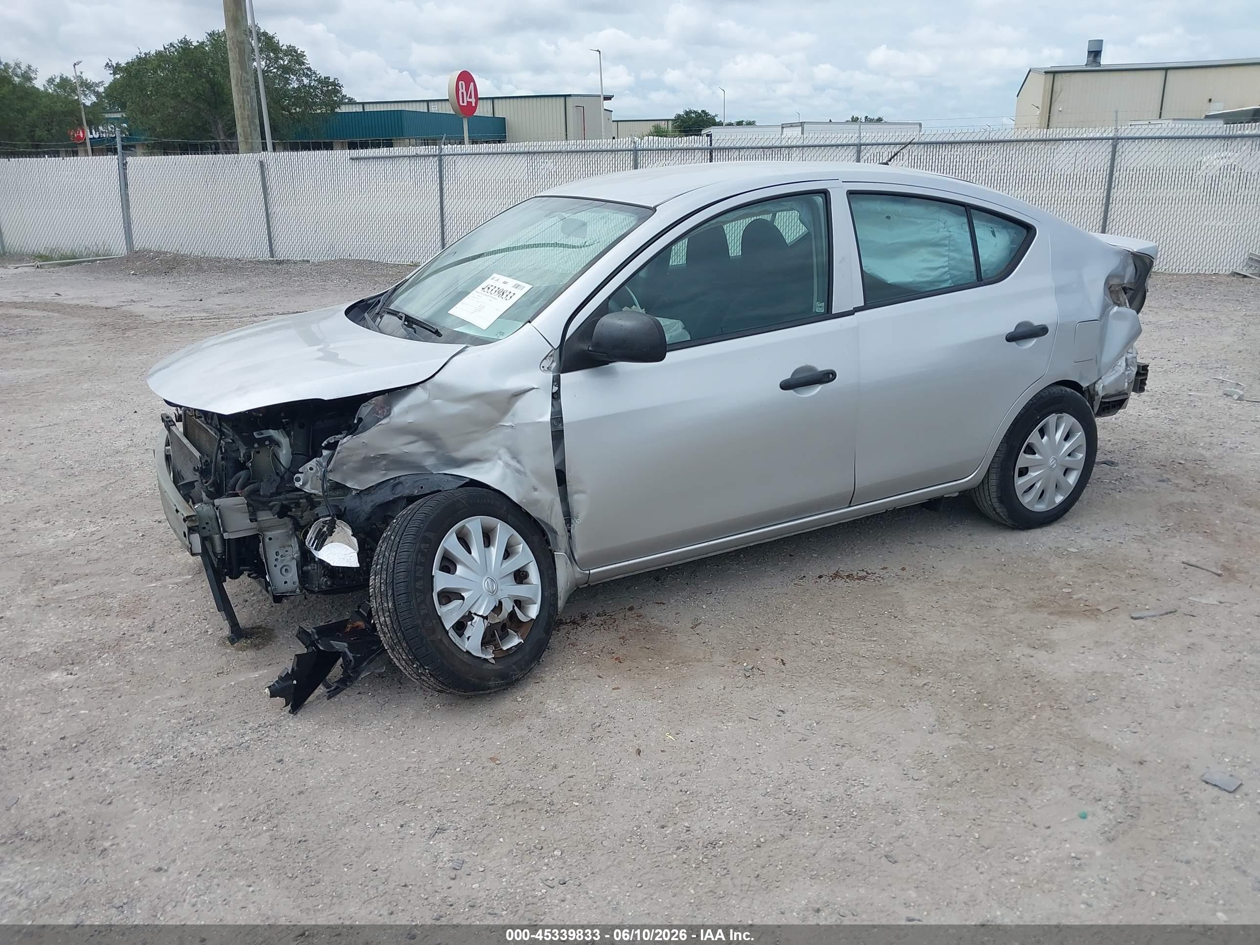 2015 Nissan Versa 1.6 S+ Silver vin: 3N1CN7AP3FL935255