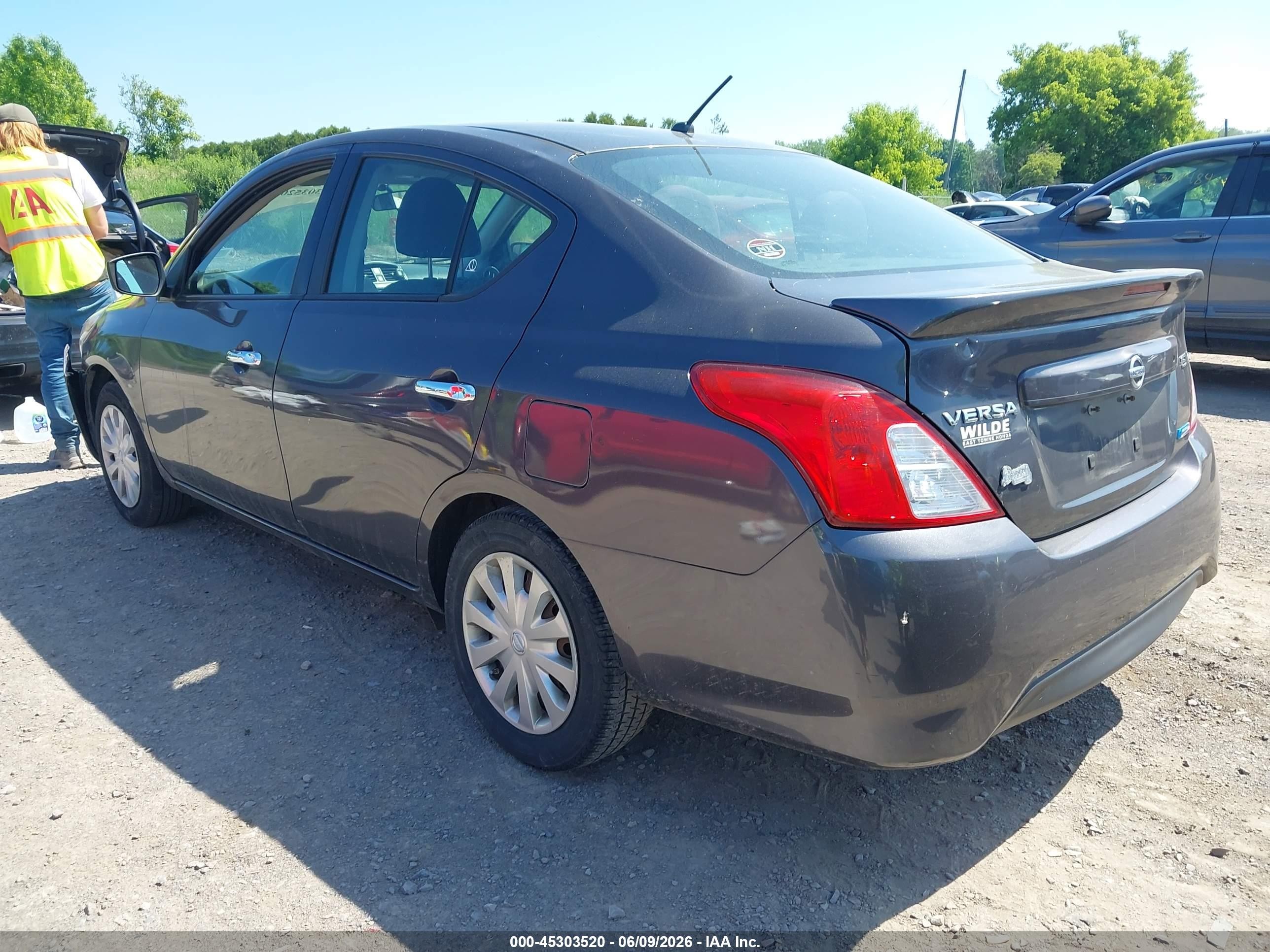 2015 Nissan Versa 1.6 S/1.6 S+/1.6 Sl/1.6 Sv Серый vin: 3N1CN7AP3FL942142