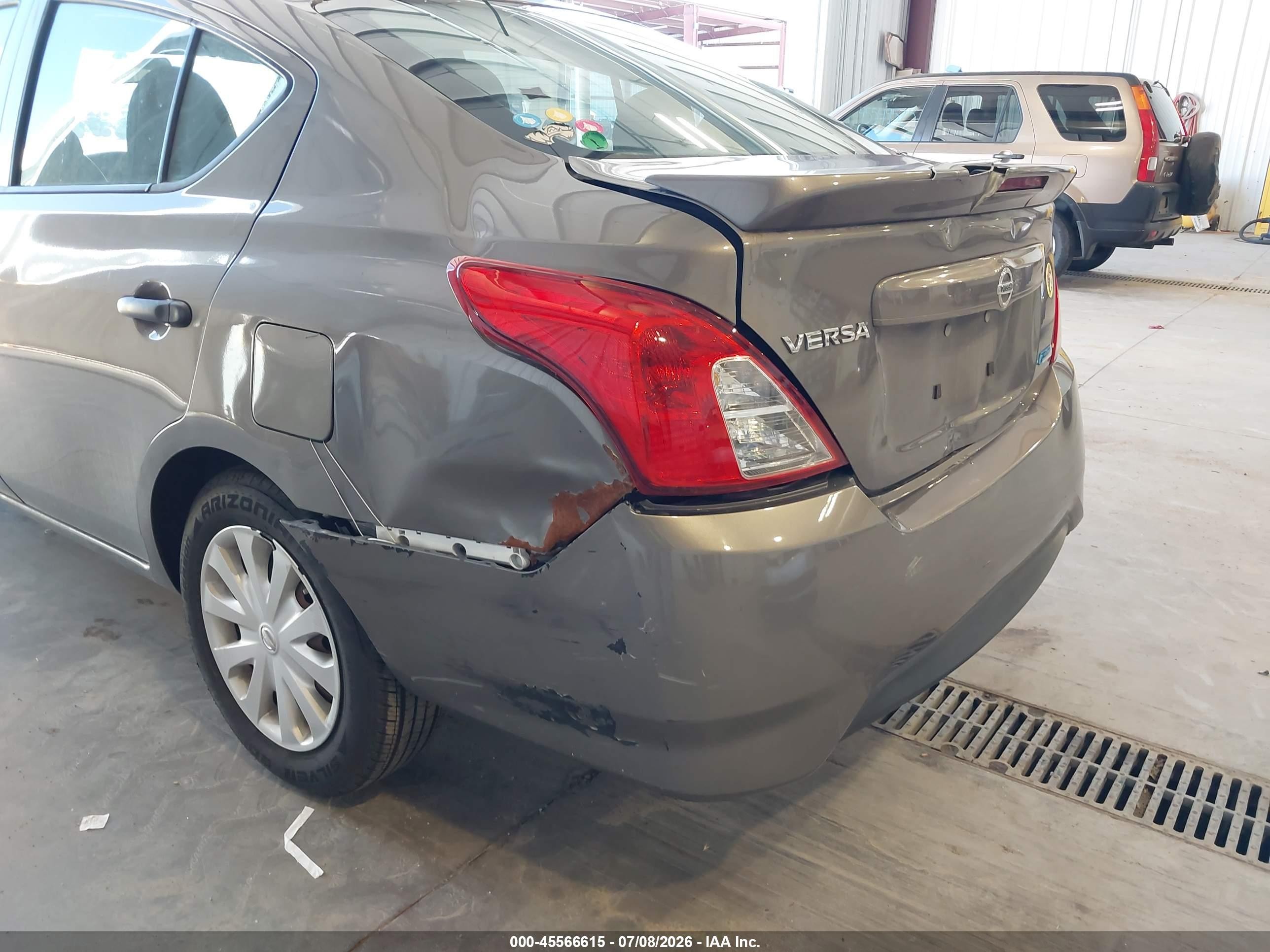 2015 Nissan Versa 1.6 S+ Gray vin: 3N1CN7AP3FL957448