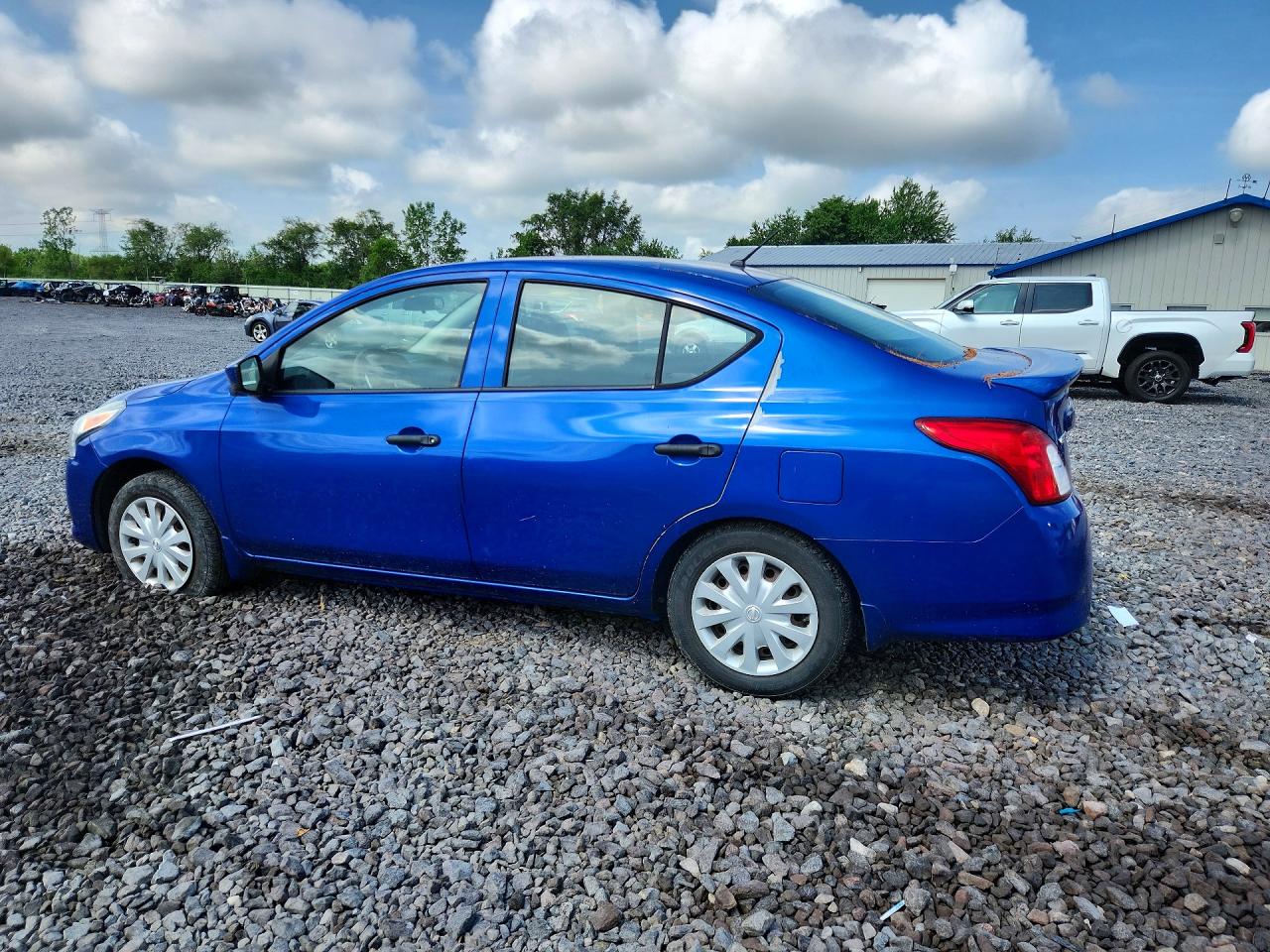 2016 Nissan Versa 1.6 S Plus Blue vin: 3N1CN7AP3GL889492