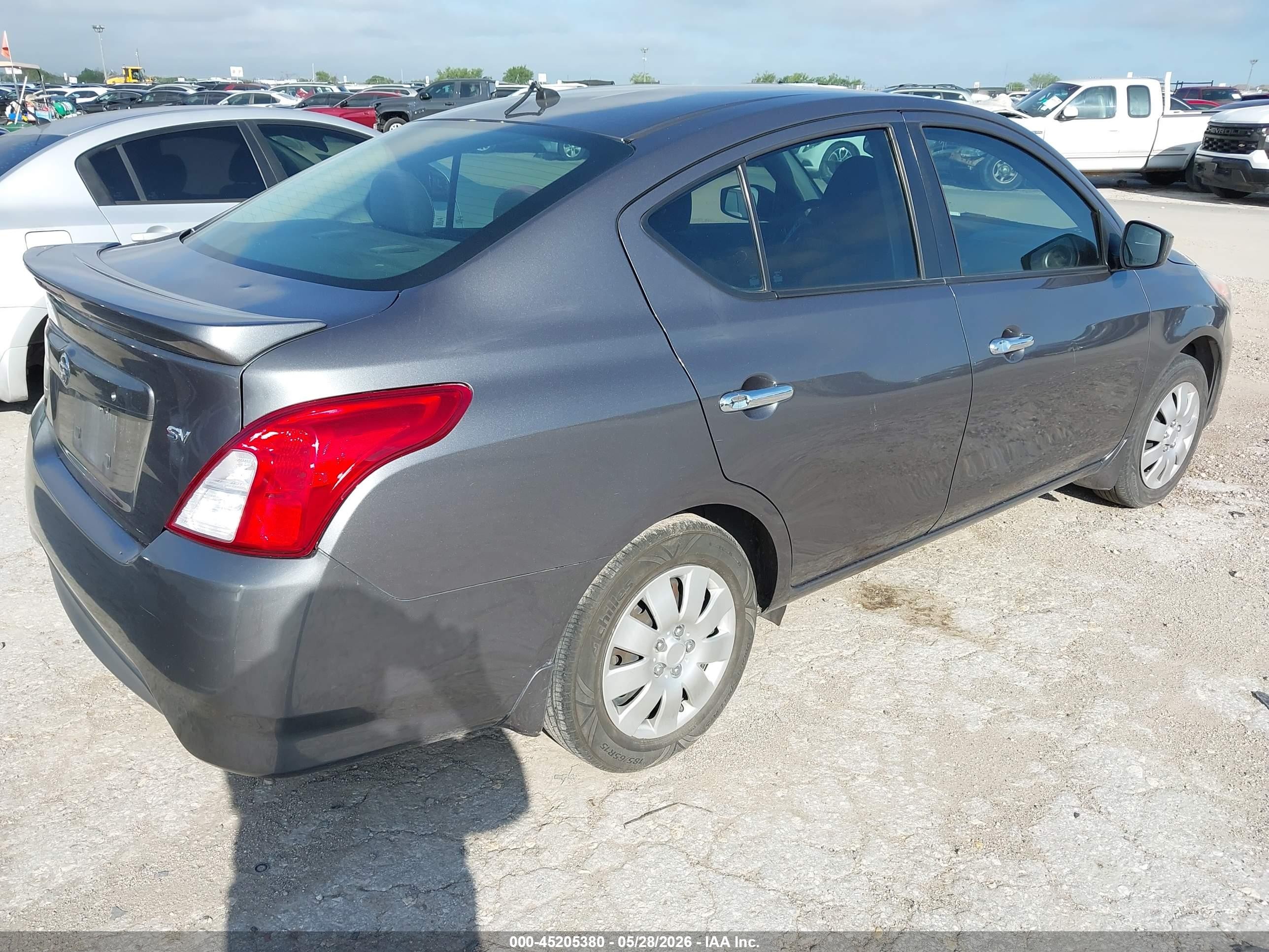 2017 Nissan Versa 1.6 Sv Gray vin: 3N1CN7AP3HL821341